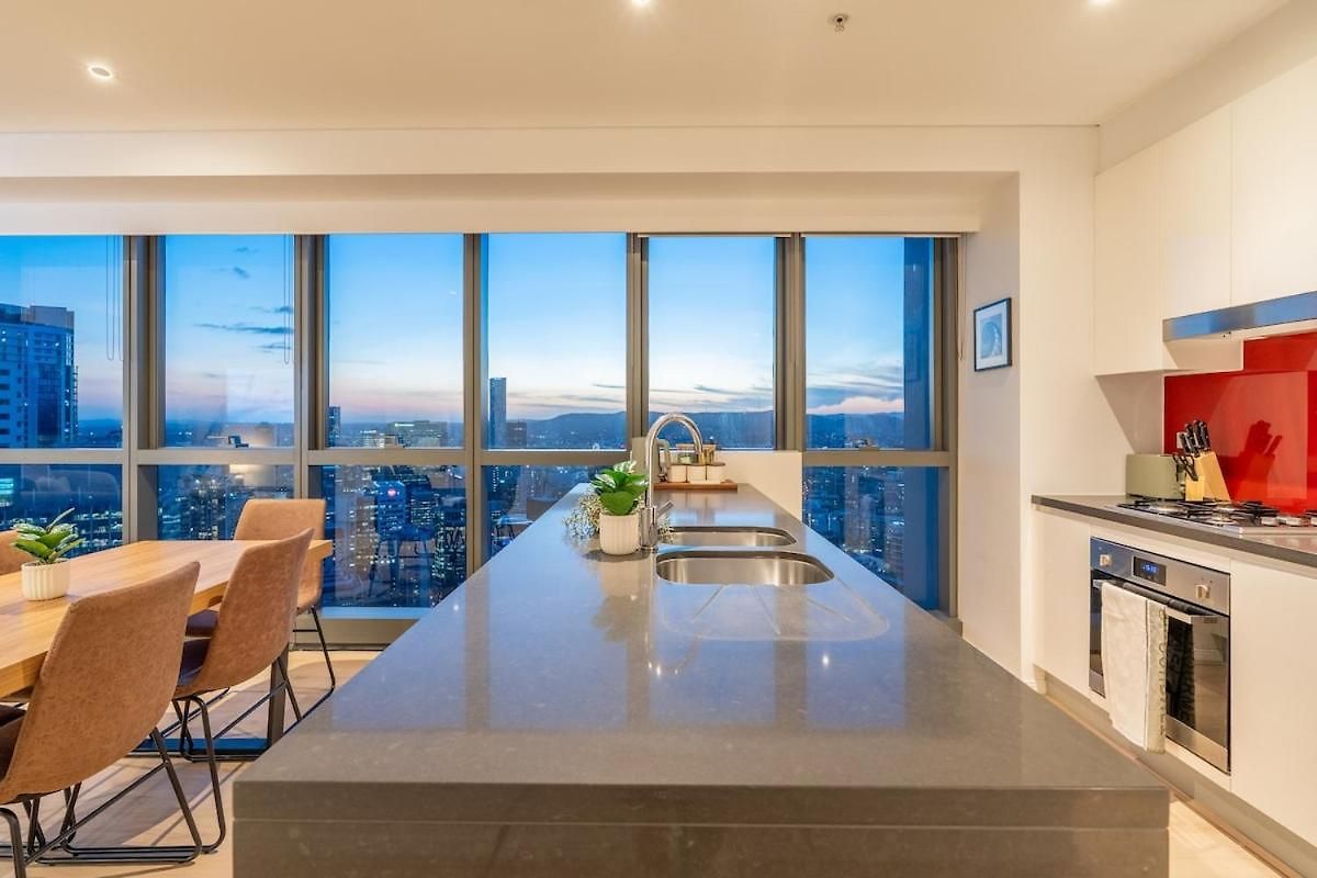 Rivercity Haven - Luxe Breathtaking View Apartment