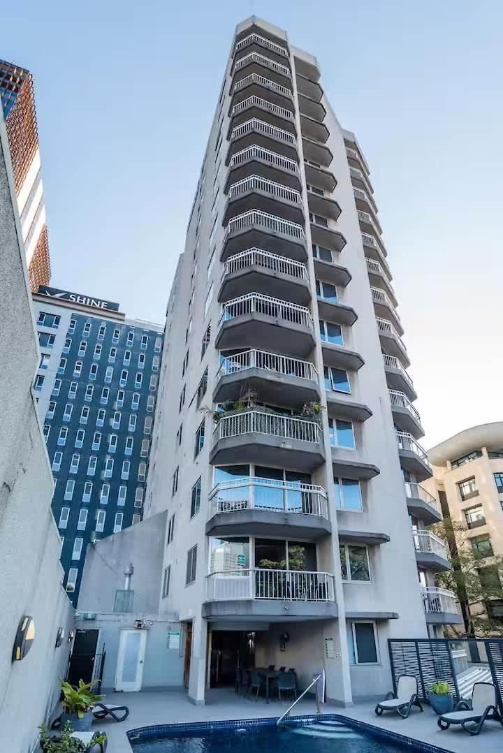 Footy Fan Base Roma St Walk To Stadium Sleeps 4 Apartment