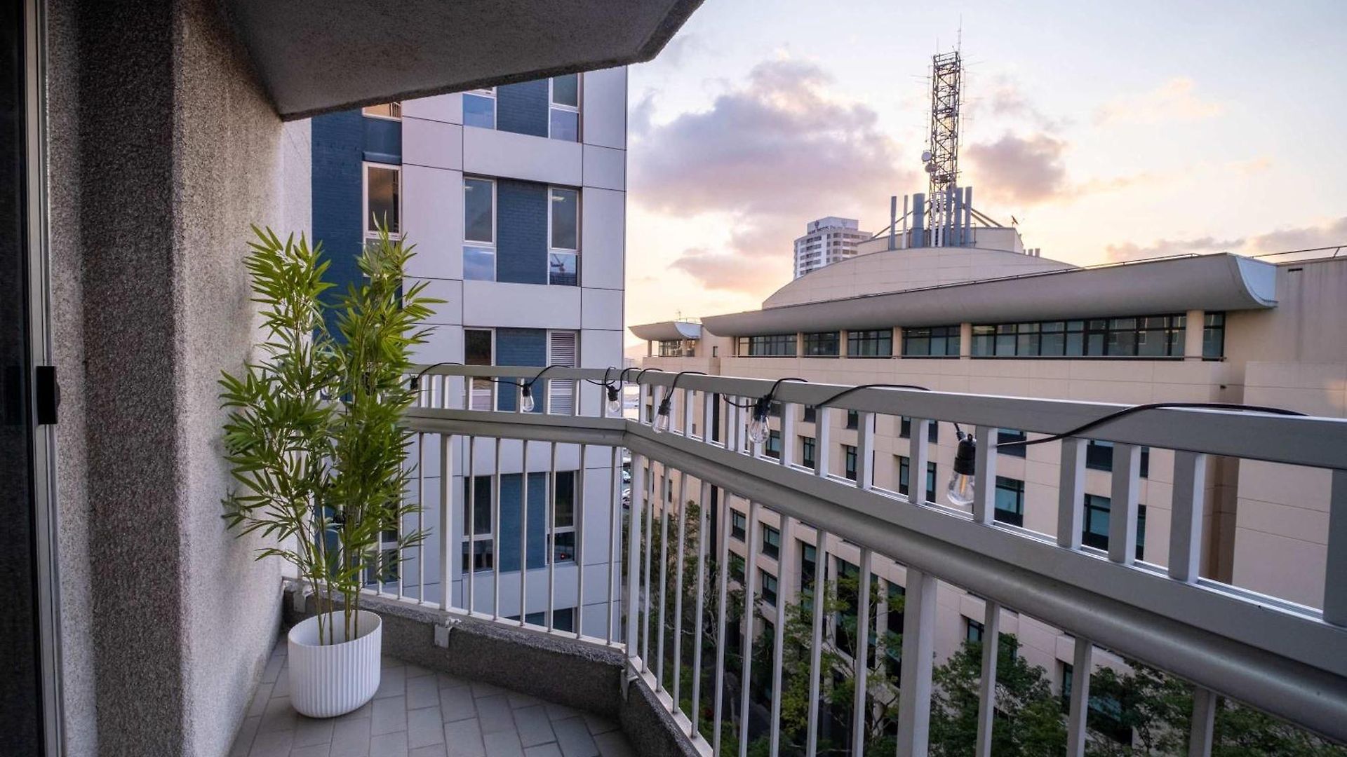 Footy Fan Base Roma St Walk To Stadium Sleeps 4 Apartment *