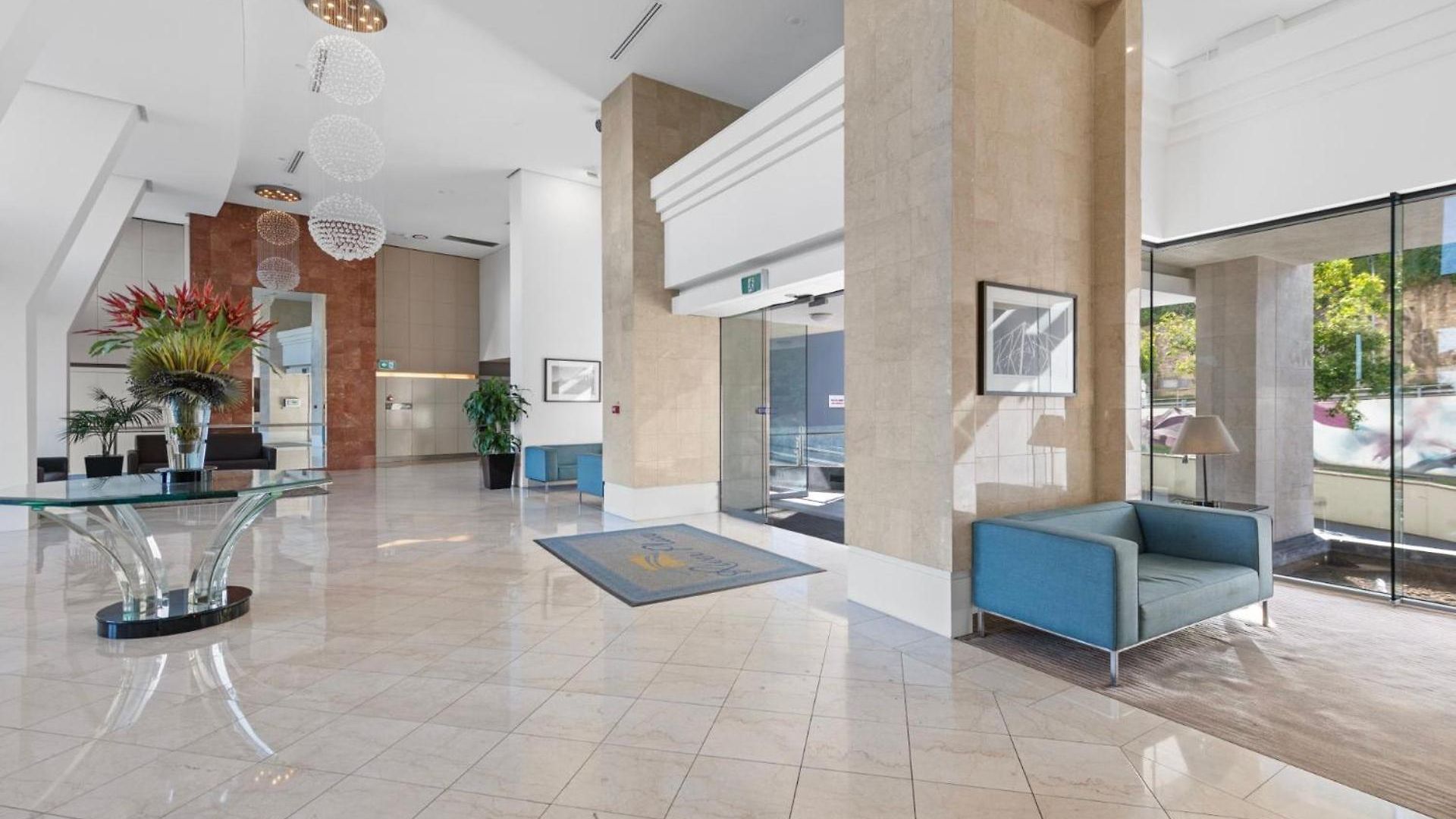 River Place Apartment *