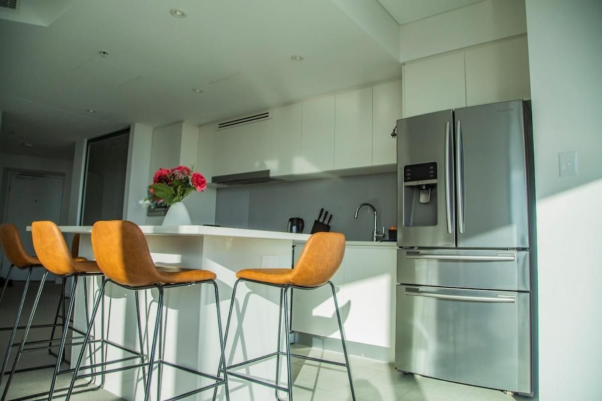 Four Bedroom In Cbd Apartment *