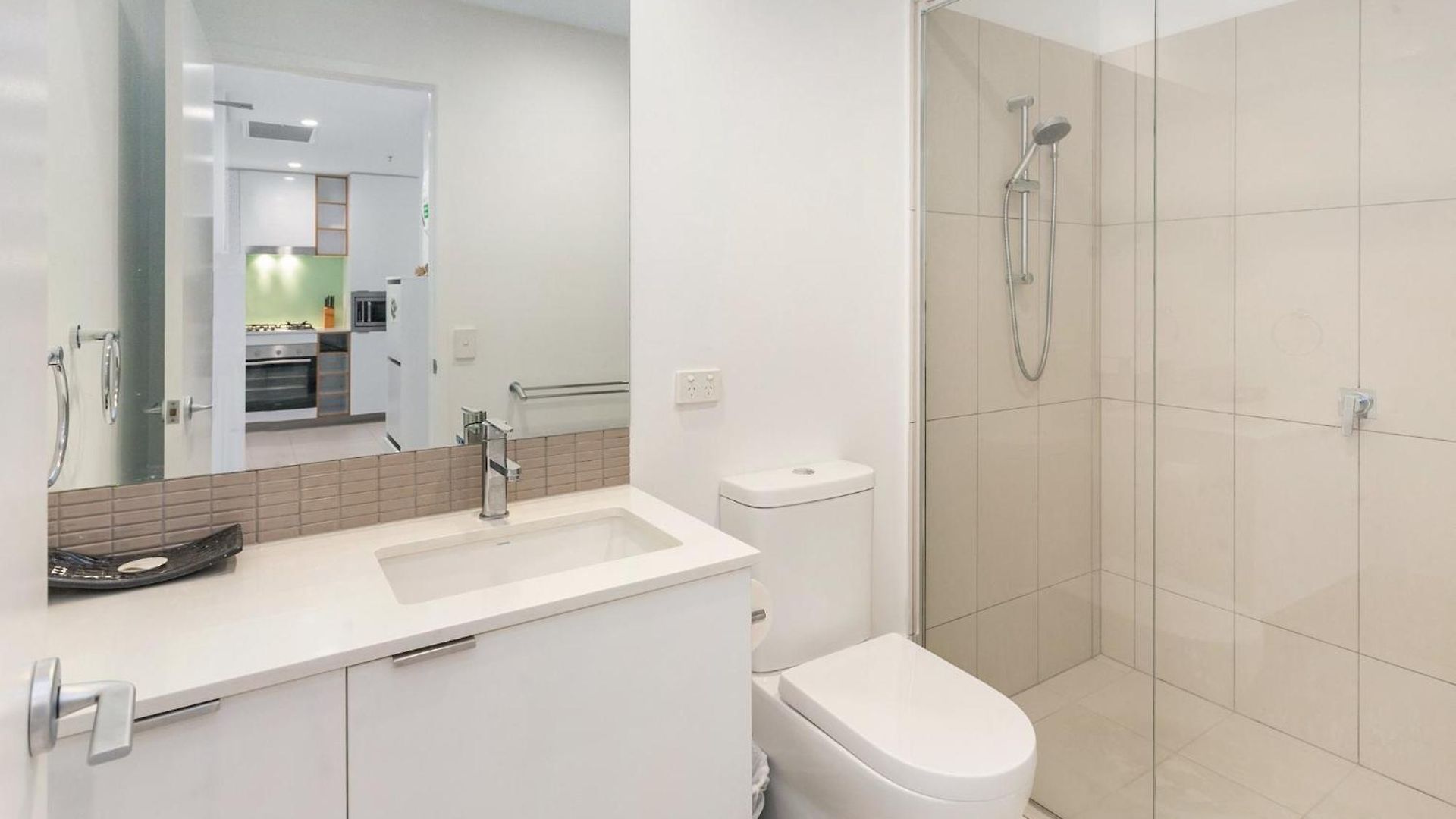 Beautiful Unit With Gym And Pool Near Museums Apartment Brisbane