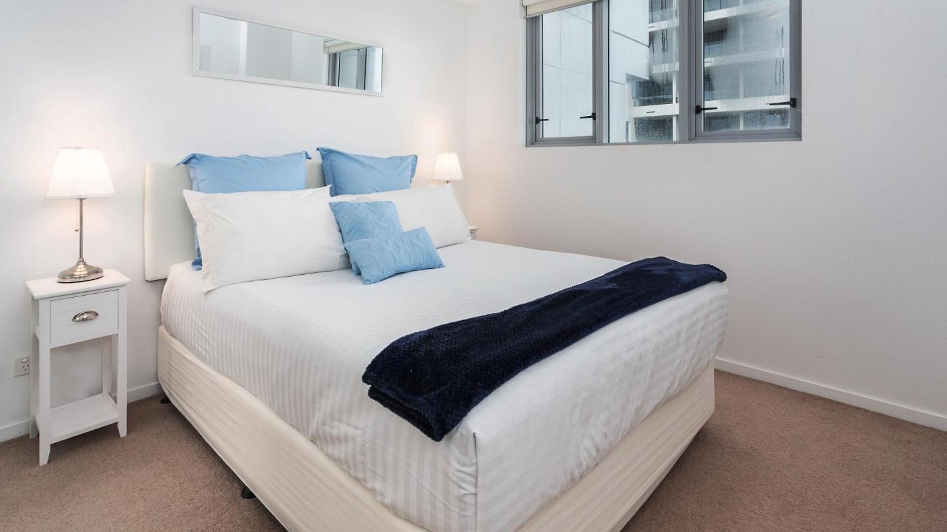 Beautiful Unit With Gym And Pool Near Museums Brisbane