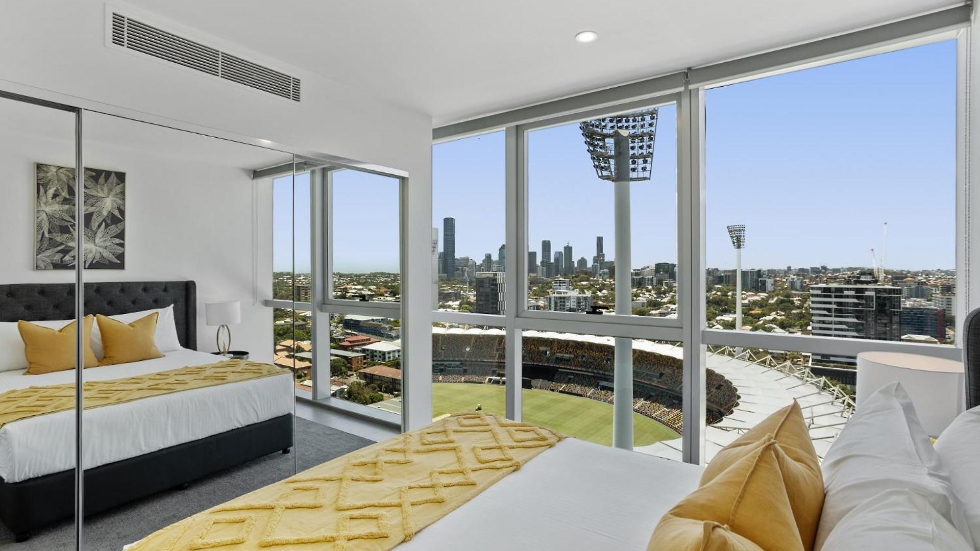 Executive 2-bed With Stadium View, Great Amenities Apartment