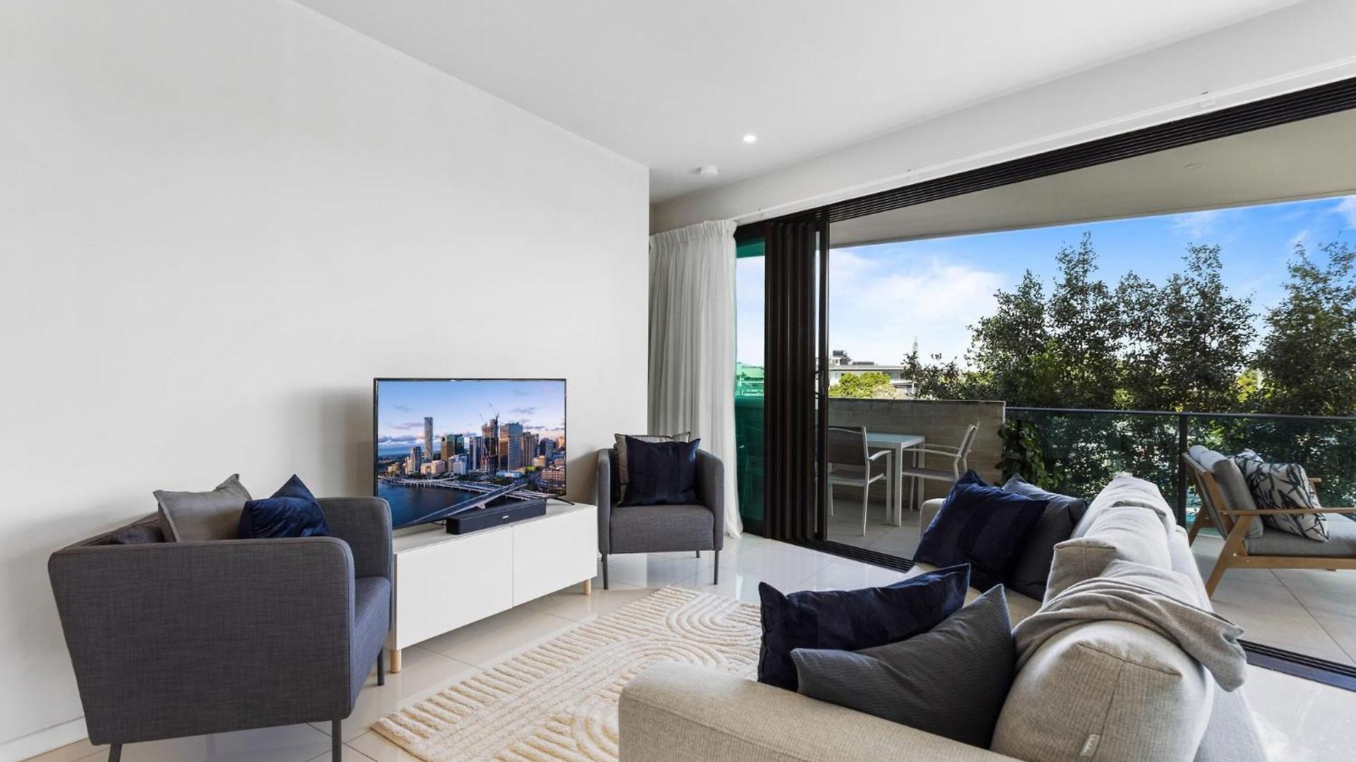 Spacious And Superb 3-bed