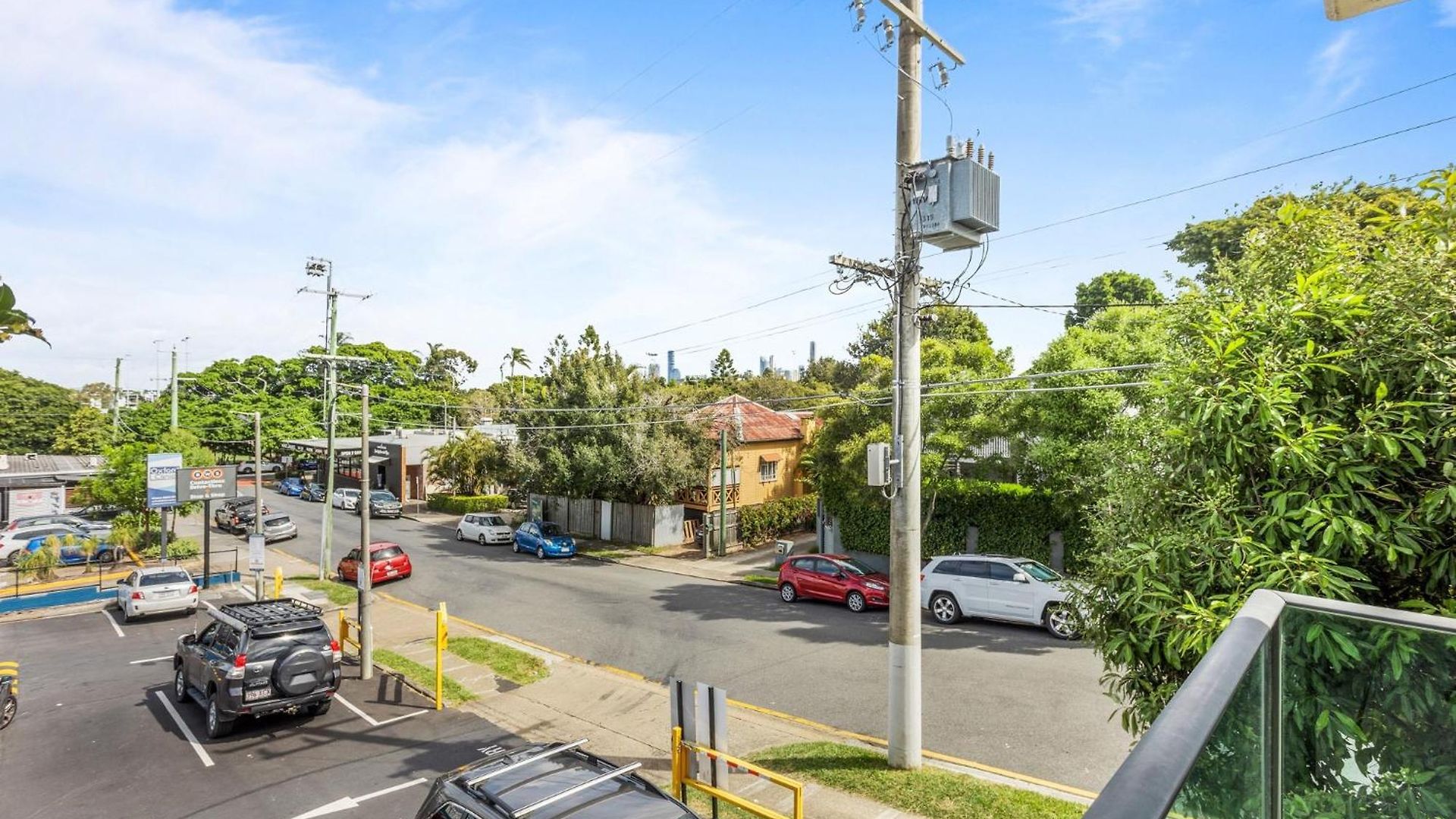 Spacious And Superb 3-bed Brisbane
