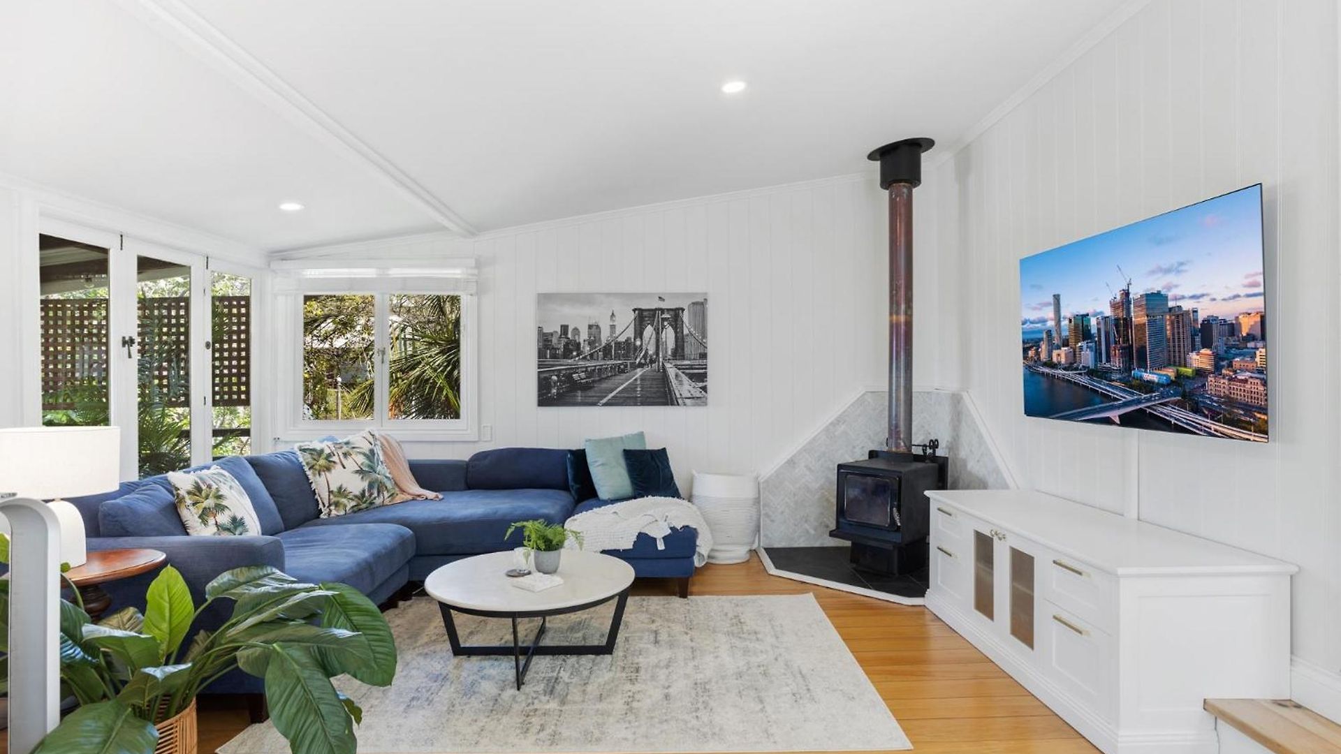 Holiday home Tranquil 2-bed Family With Deck Among Trees Brisbane
