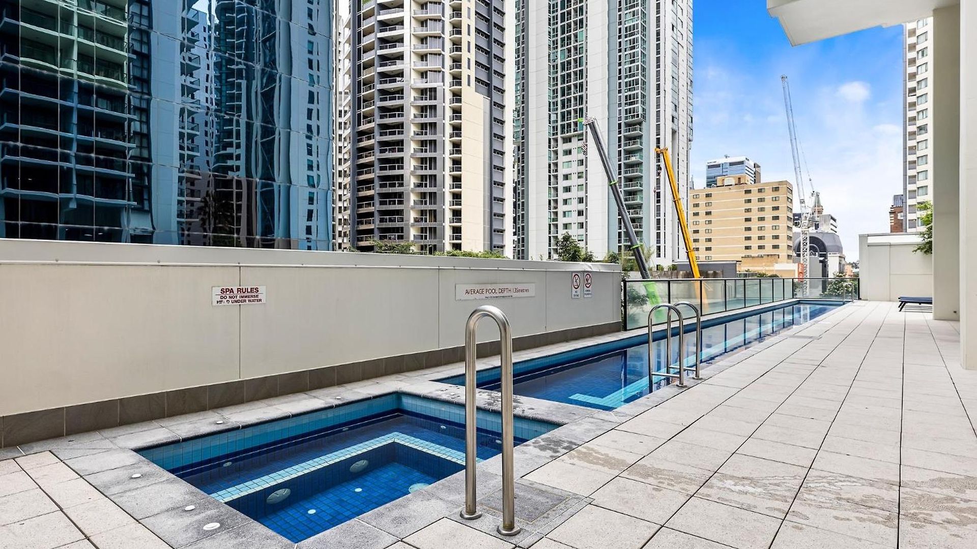 Apartment 1-bed Centre With Pool, Bbq & Gym Brisbane
