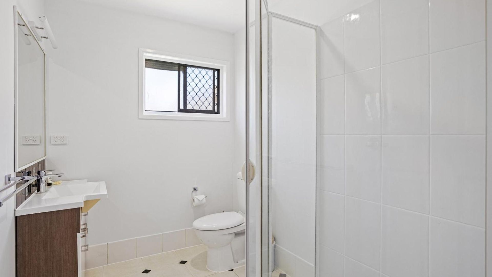 Apartment Windsor Cosy 2-bedroom Unit In Quiet Neighborhood *