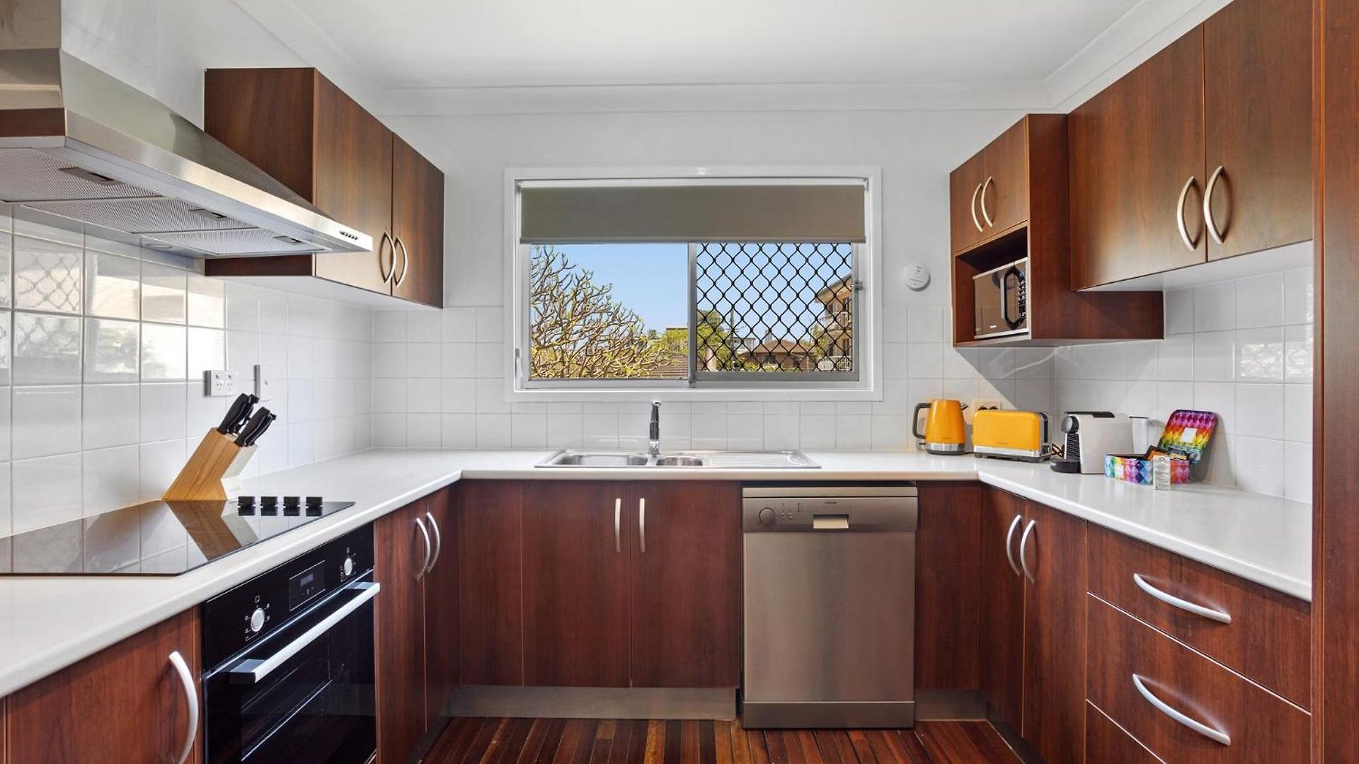 Windsor Cosy 2-bedroom Unit In Quiet Neighborhood
