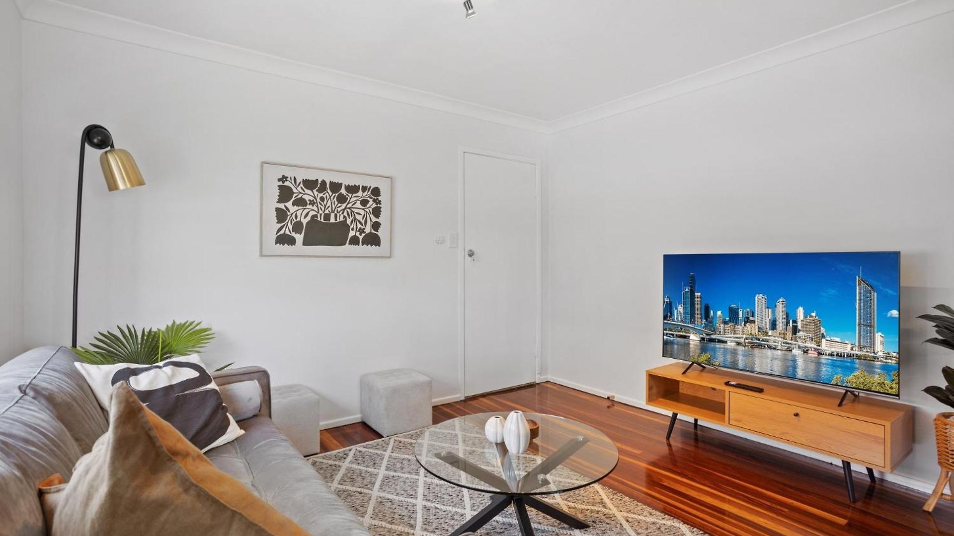 Windsor Cosy 2-bedroom Unit In Quiet Neighborhood Apartment *