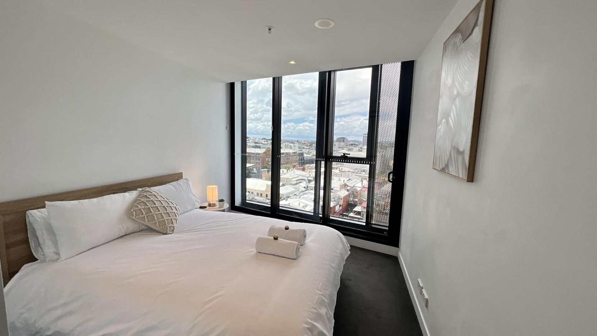 Stylish 1-bed With Pool, Gym & Free Parking Apartment *