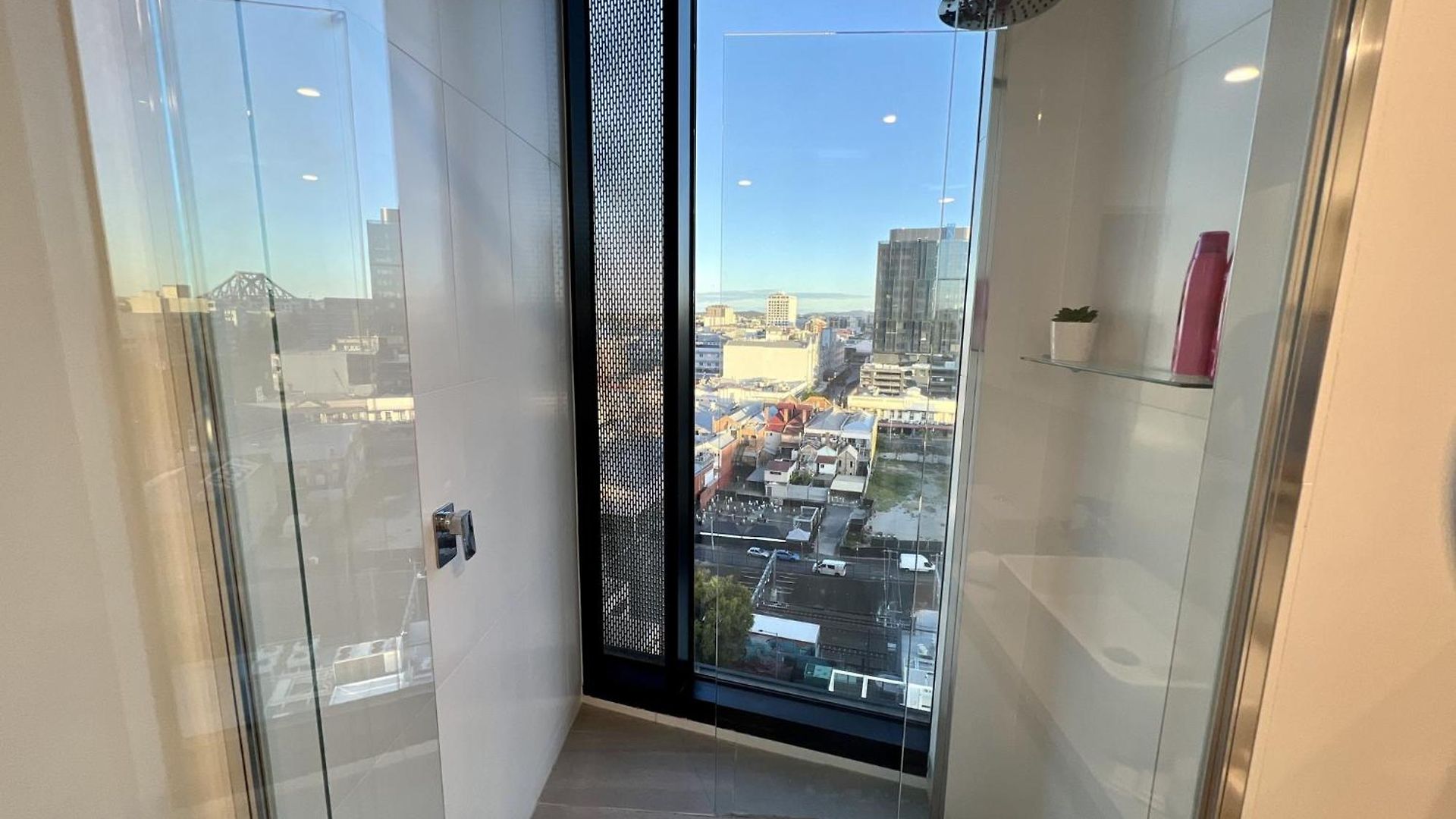 Apartment Stylish 1-bed With Pool, Gym & Free Parking