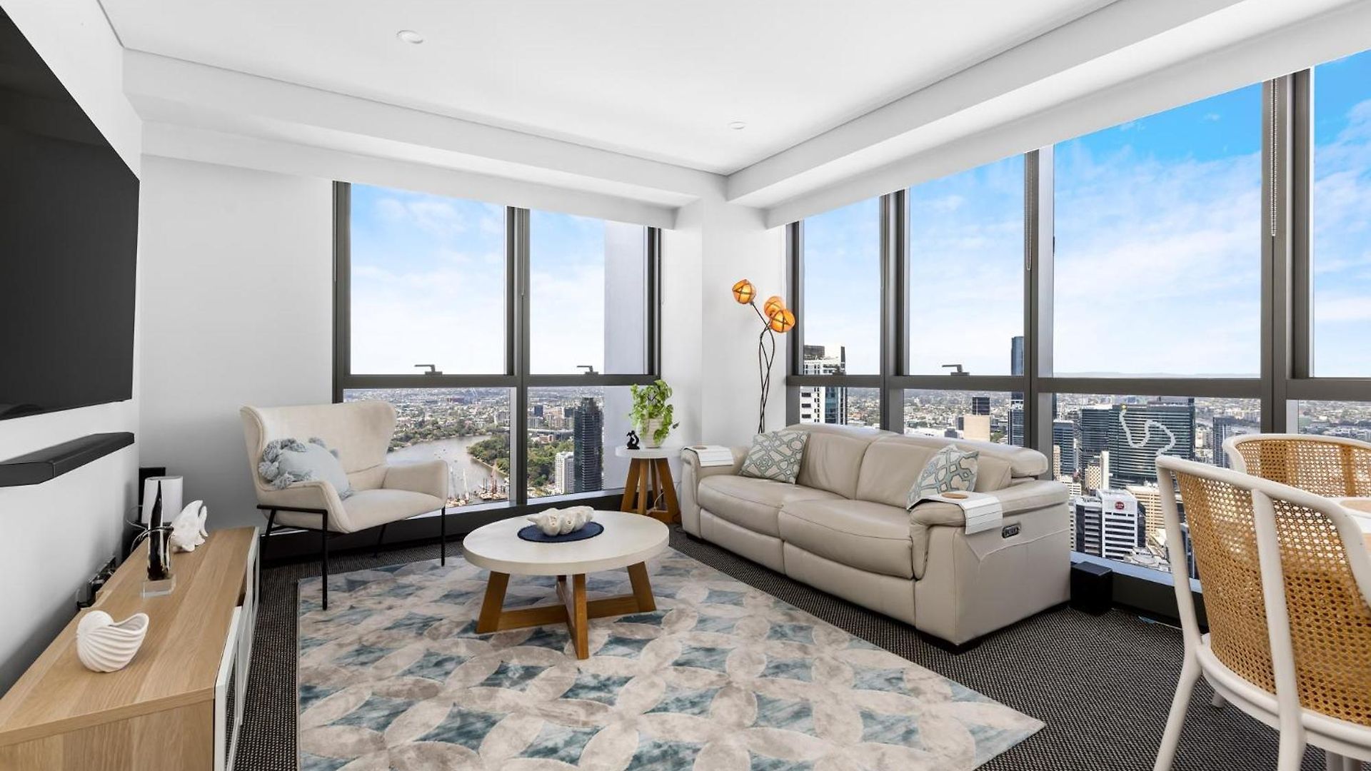 Stunning River View 2-bed With Pool, Sauna And Gym Brisbane