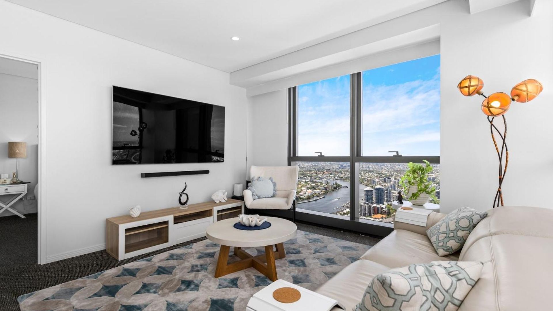 Apartment Stunning River View 2-bed With Pool, Sauna And Gym *