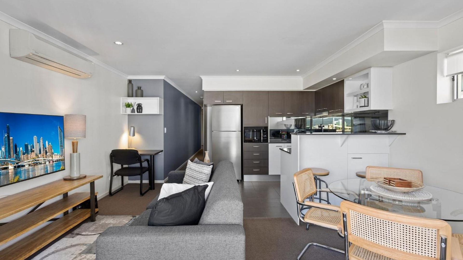 Chic 2-bed & 5 Minutes Walk To Qpac Brisbane