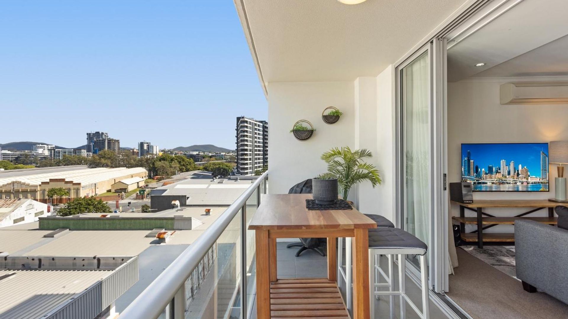 Chic 2-bed & 5 Minutes Walk To Qpac Brisbane