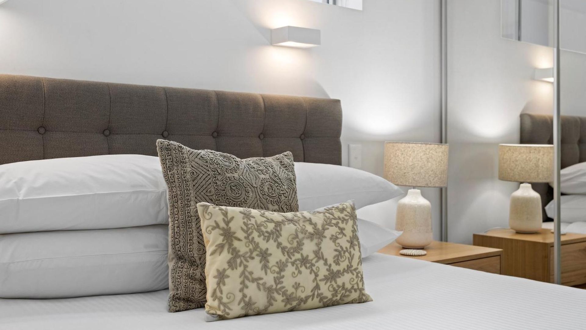 Chic 2-bed & 5 Minutes Walk To Qpac *
