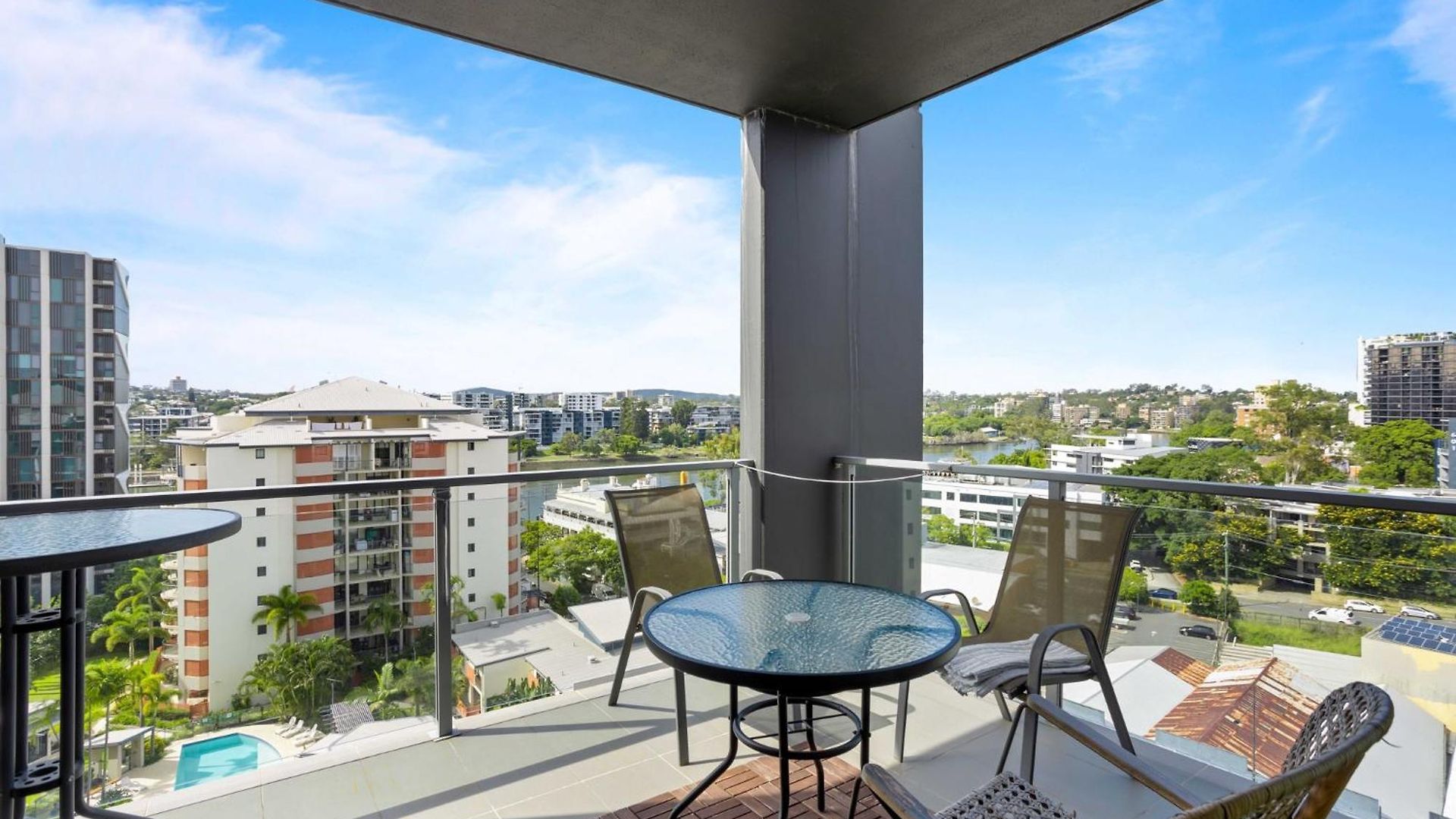Spaciously Bright 1-bed Brisbane