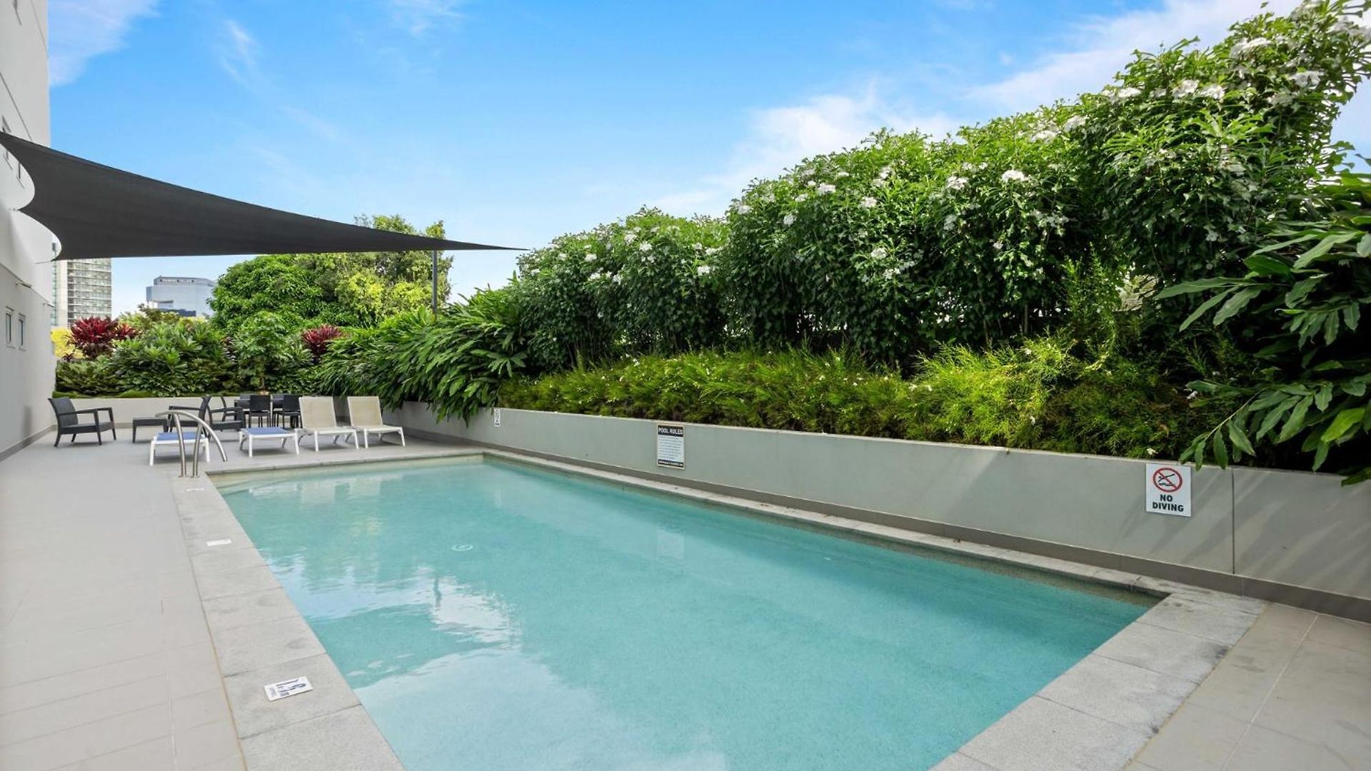 Spaciously Bright 1-bed Apartment Brisbane