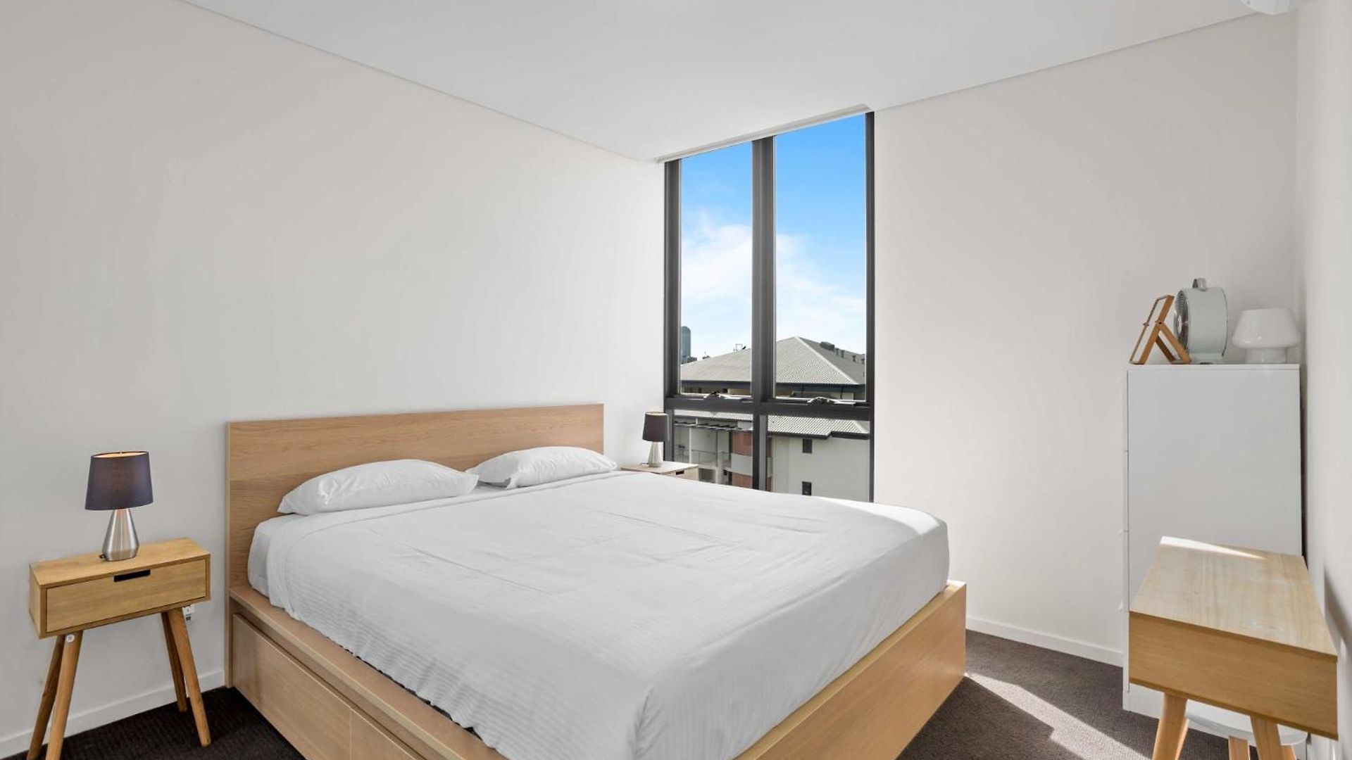 Spaciously Bright 1-bed Brisbane
