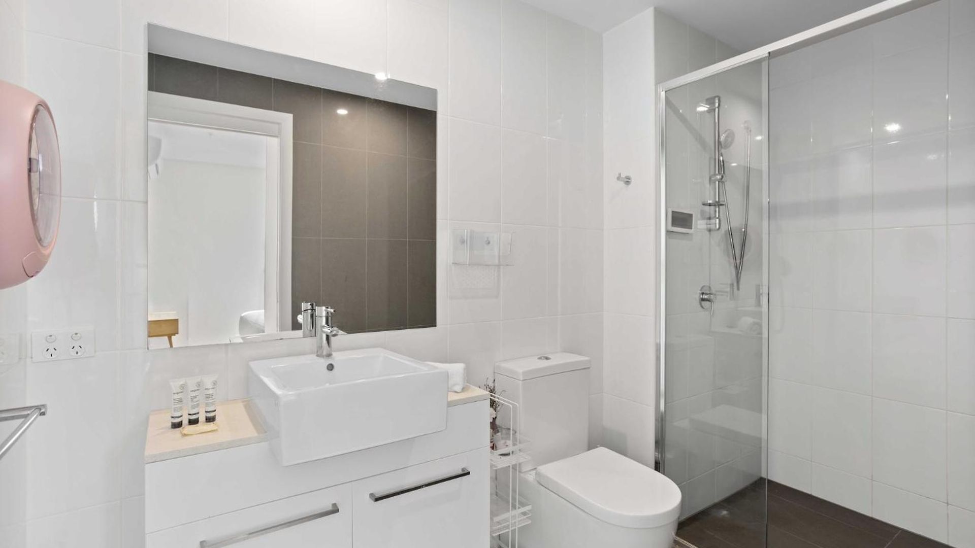 Apartment Spaciously Bright 1-bed *