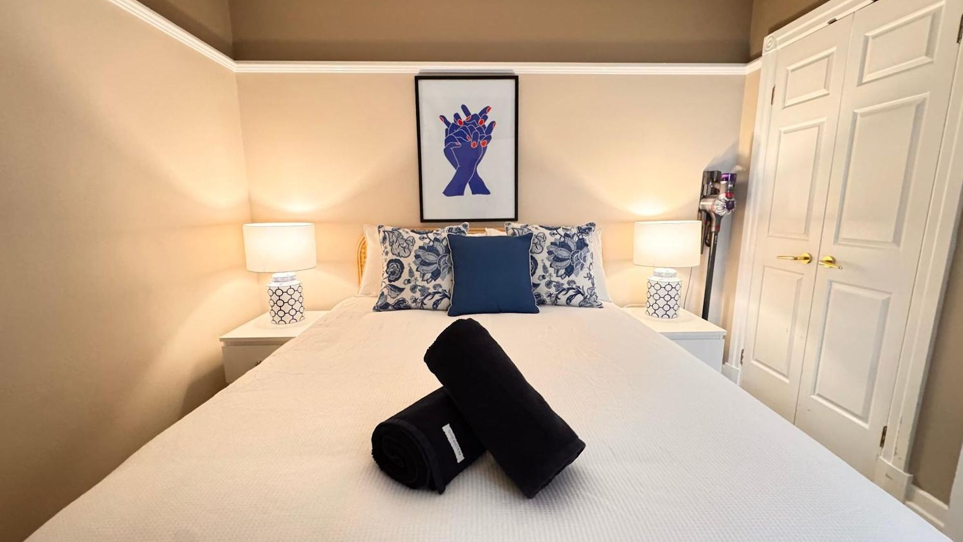 Apartment Convenience And Comfort 1br Walk To Queen St Mall