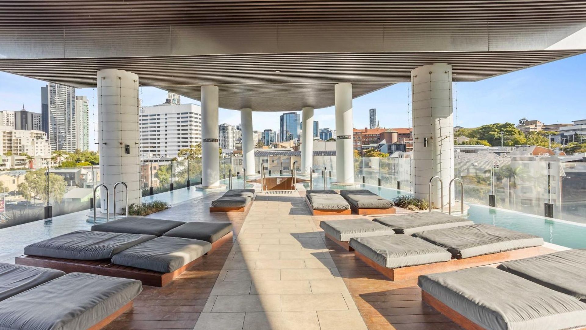 Apartment Chic 1-bed With Parking, Infinity Pool And Gym Brisbane