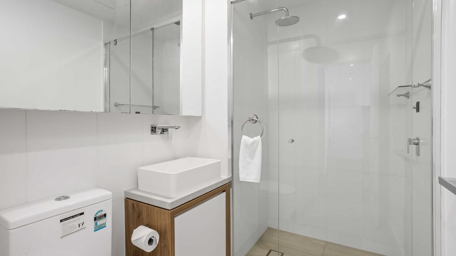 Chic 1-bed With Parking, Infinity Pool And Gym Brisbane