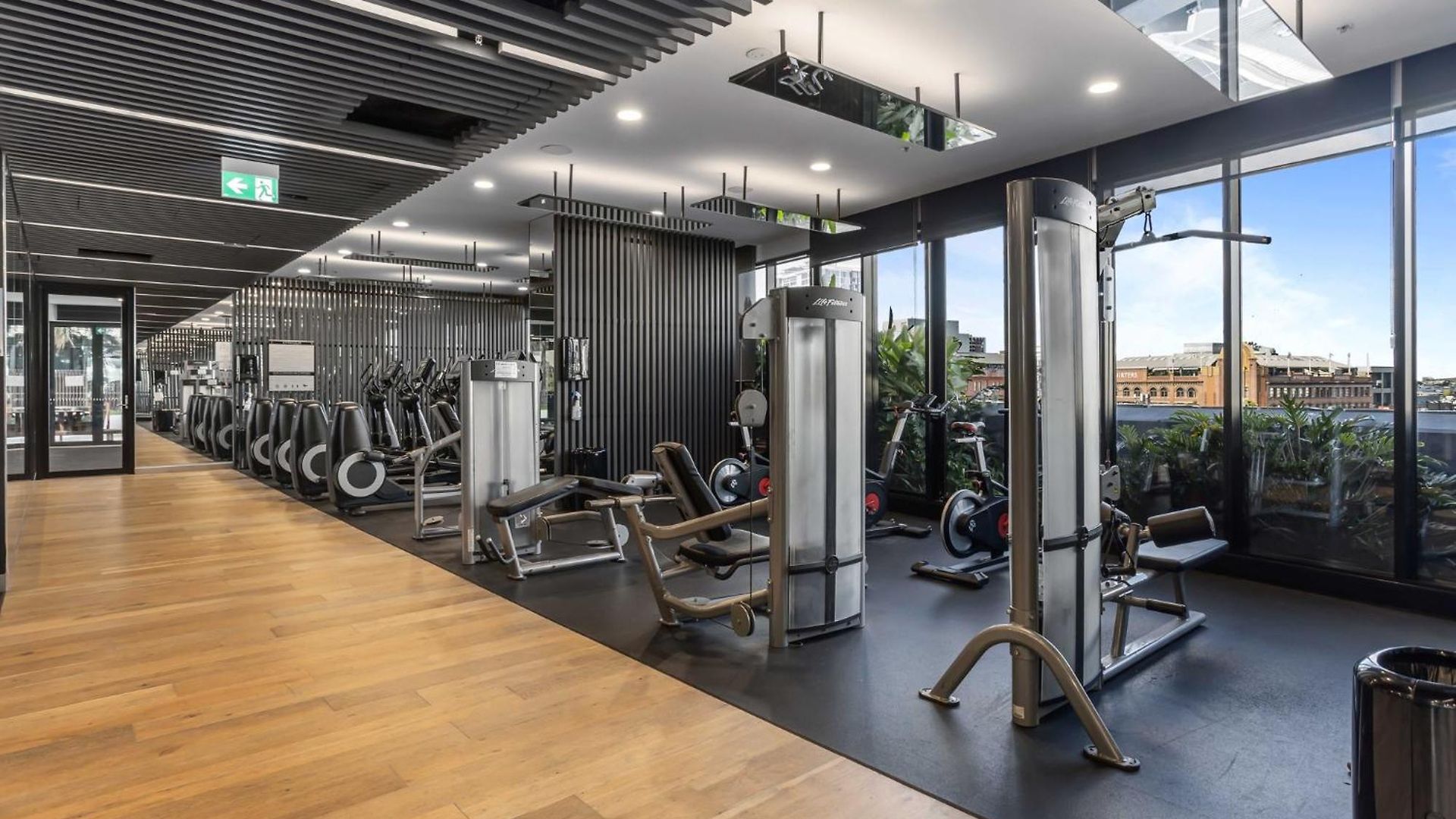 Chic 1-bed With Parking, Infinity Pool And Gym Apartment
