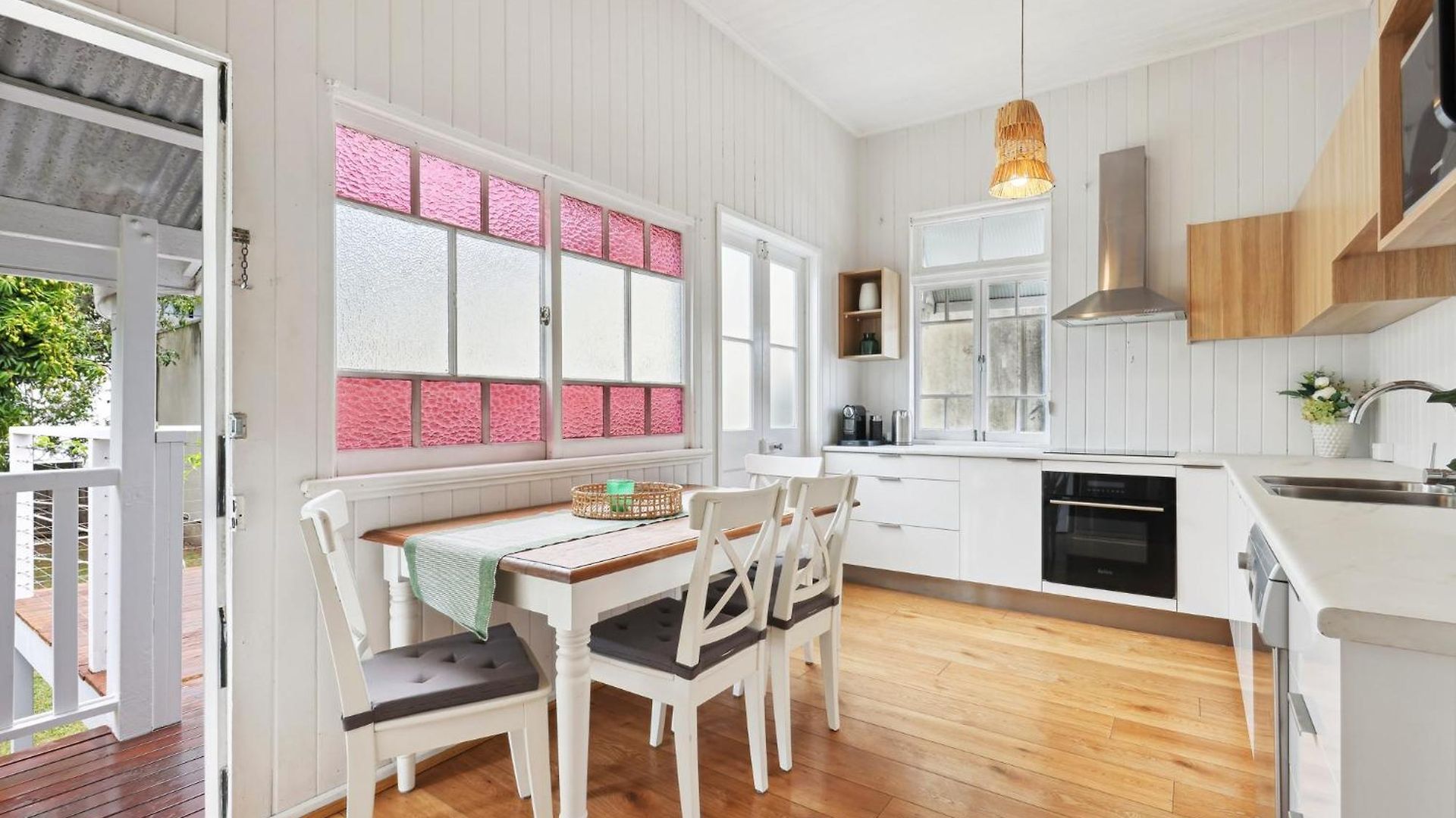 Tranquil 3-bed Family With Spacious Backyard *