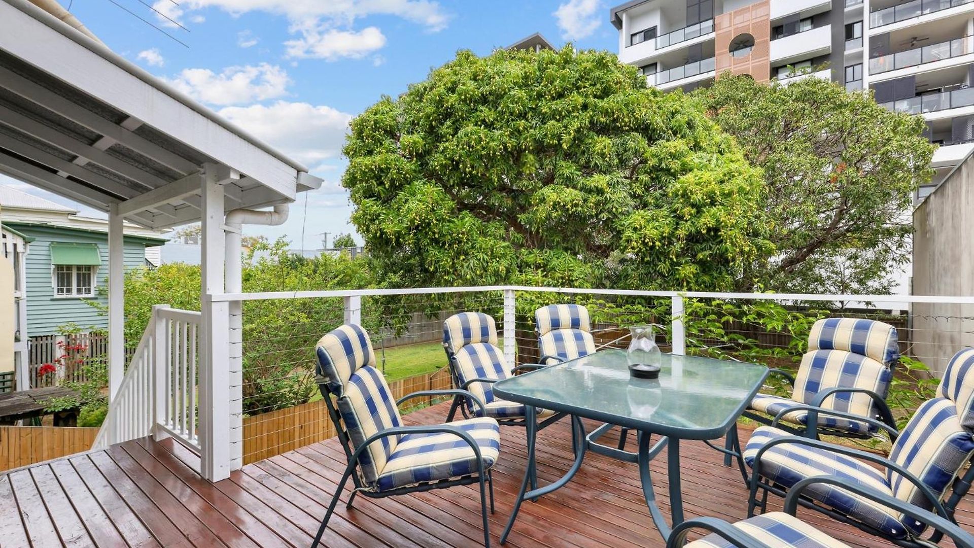 Tranquil 3-bed Family With Spacious Backyard Holiday home