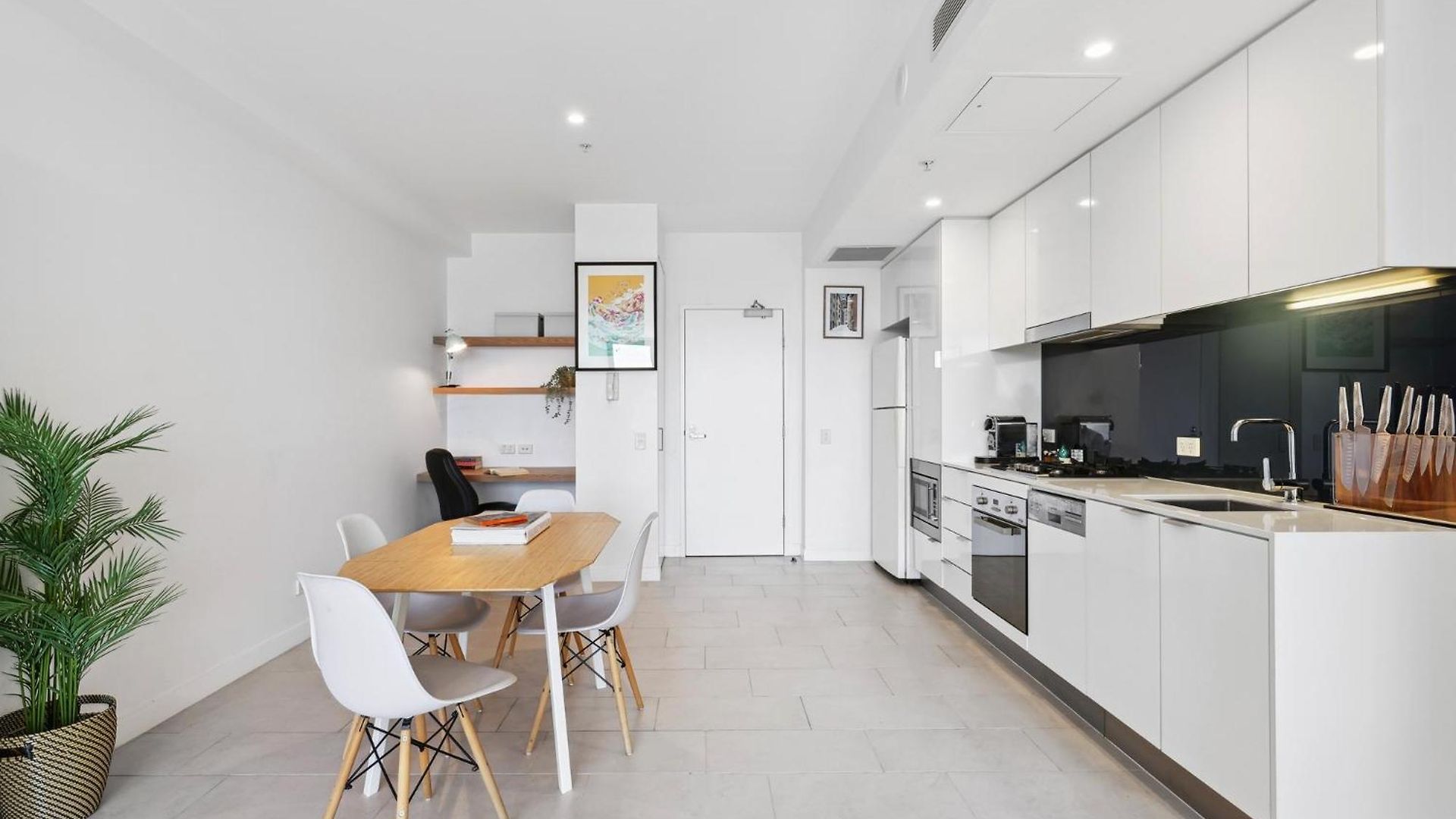 Apartment Contemporary 1-bed With Pool Near River *