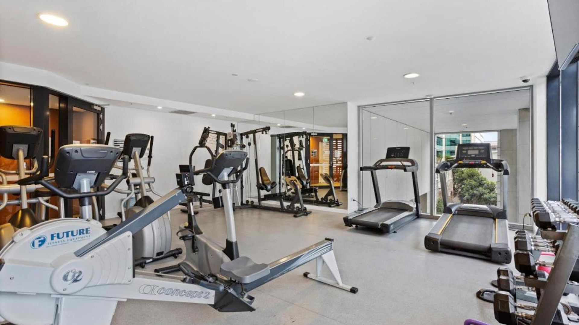 Apartment Contemporary 1-bed With Pool Near River Brisbane