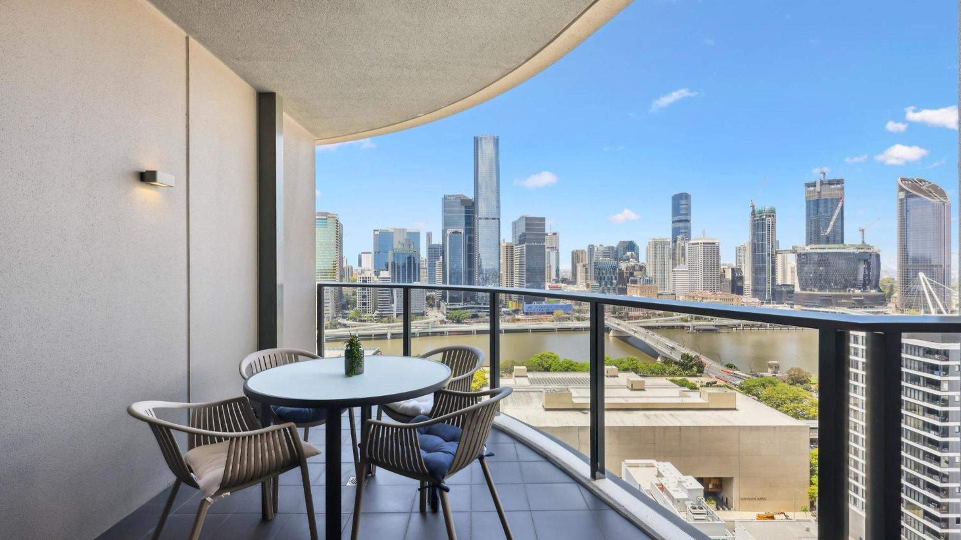 Apartment Chic 2-Bed With Rooftop Pool Overlooking The City Brisbane