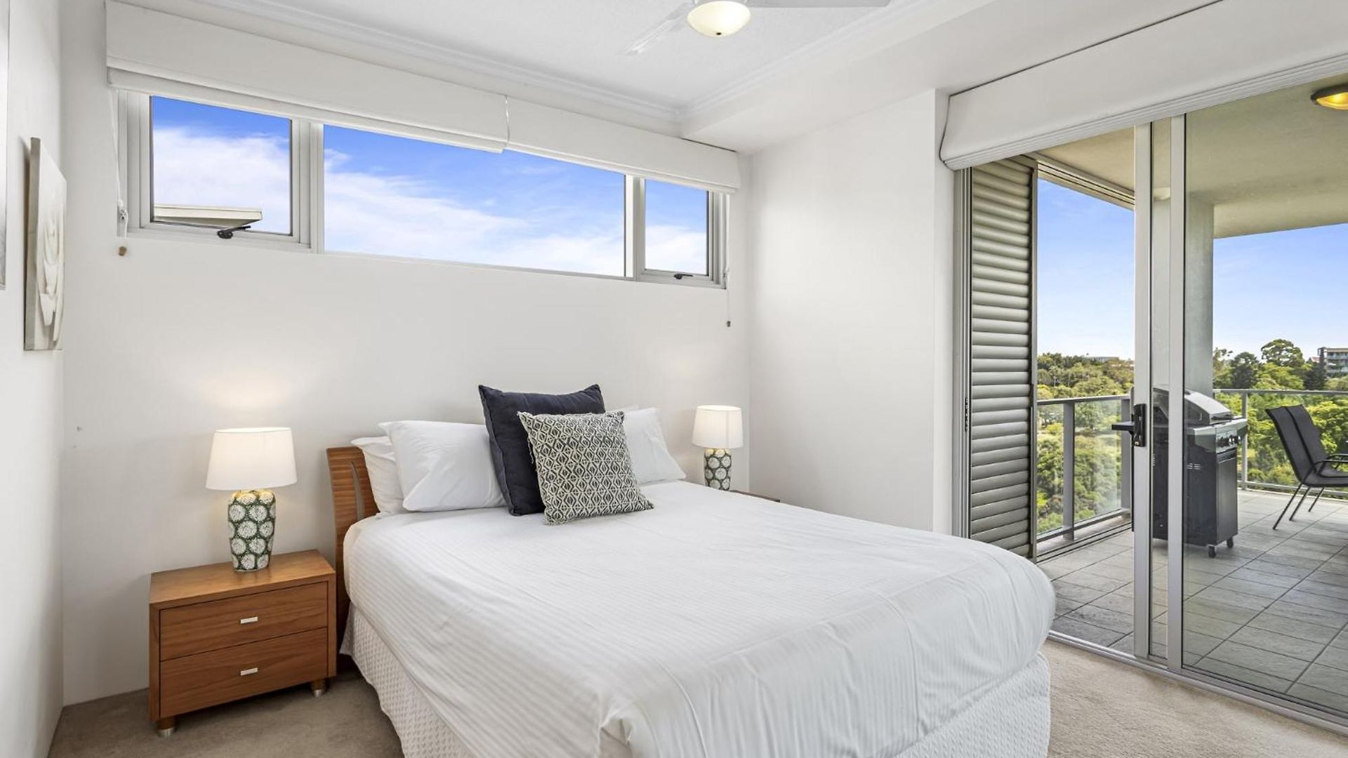 High-floor 2-bed Cbd Unit With Views & Amenities Brisbane