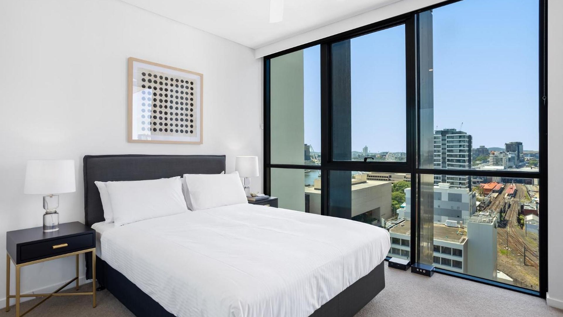Apartment Riverside 2-bed By Brisbane's Landmarks With Pool