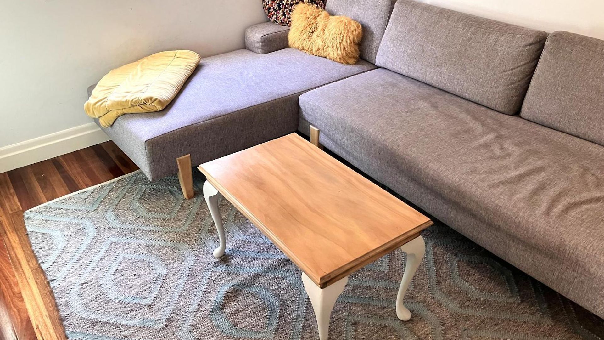 Family And Pet Friendly In Apartment *