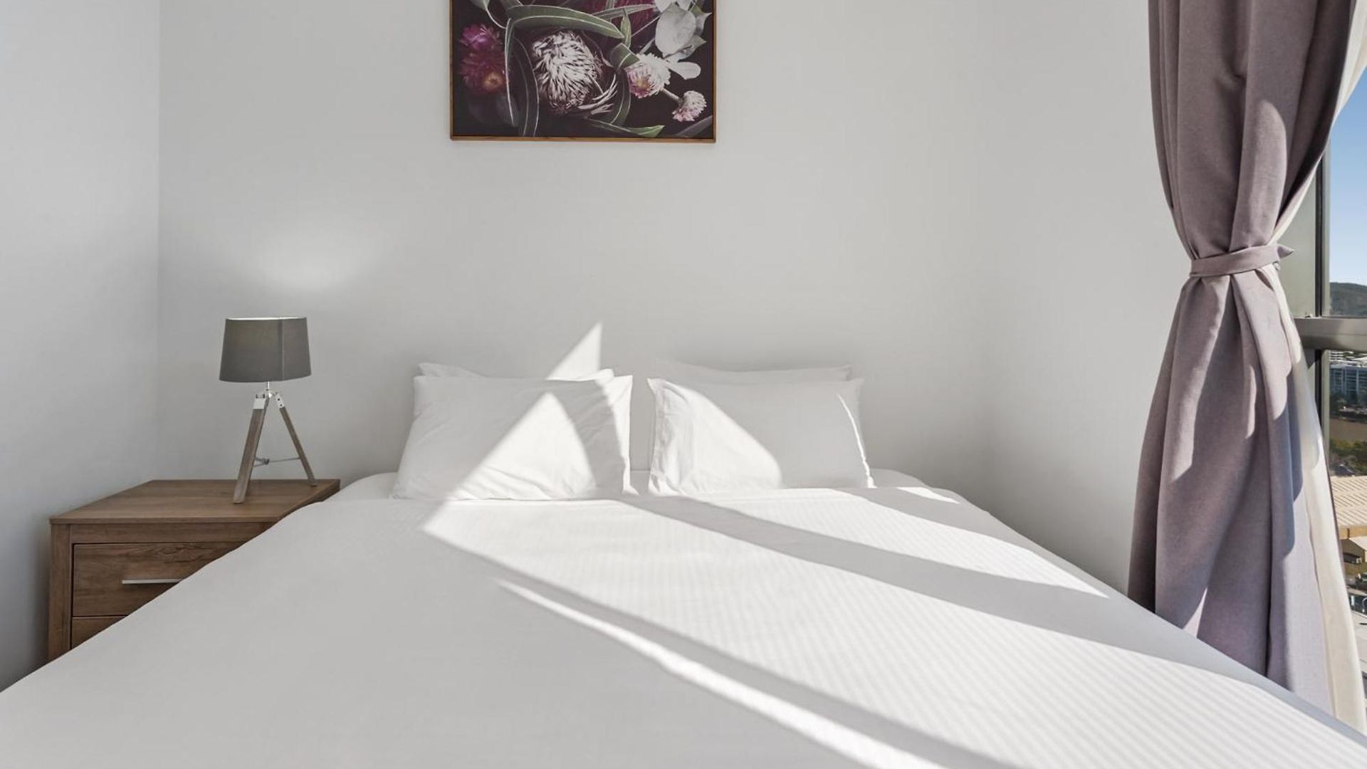 River-view Unit With Rooftop Pool Near Museums *