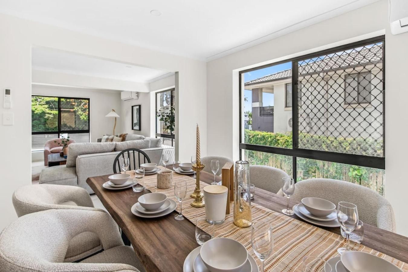 Modern Family Escape In Rochedale Pool And Comfort