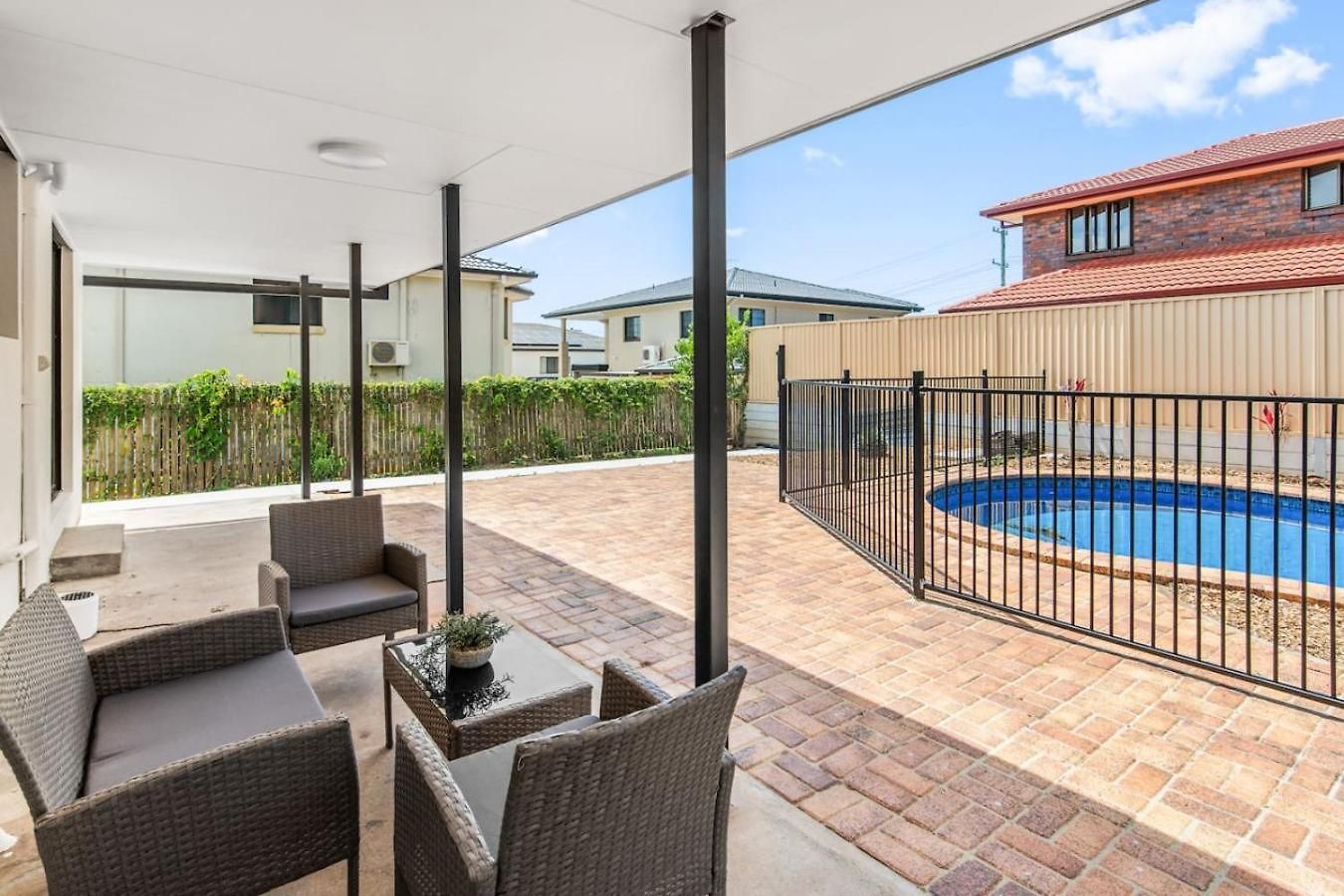 Modern Family Escape In Rochedale Pool And Comfort Holiday home