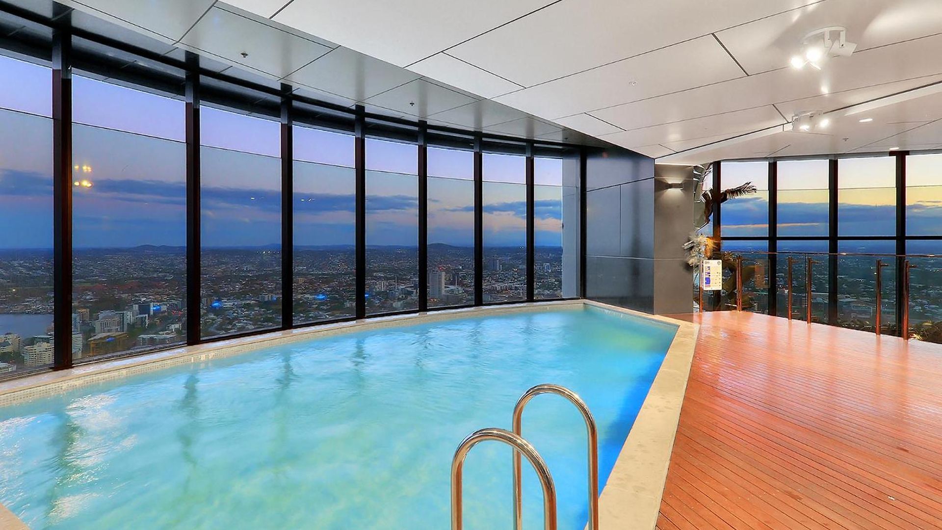 A Gallery In The Sky! Balcony, Pool And Parking At Skytower Level 33 Views In Brisbane!