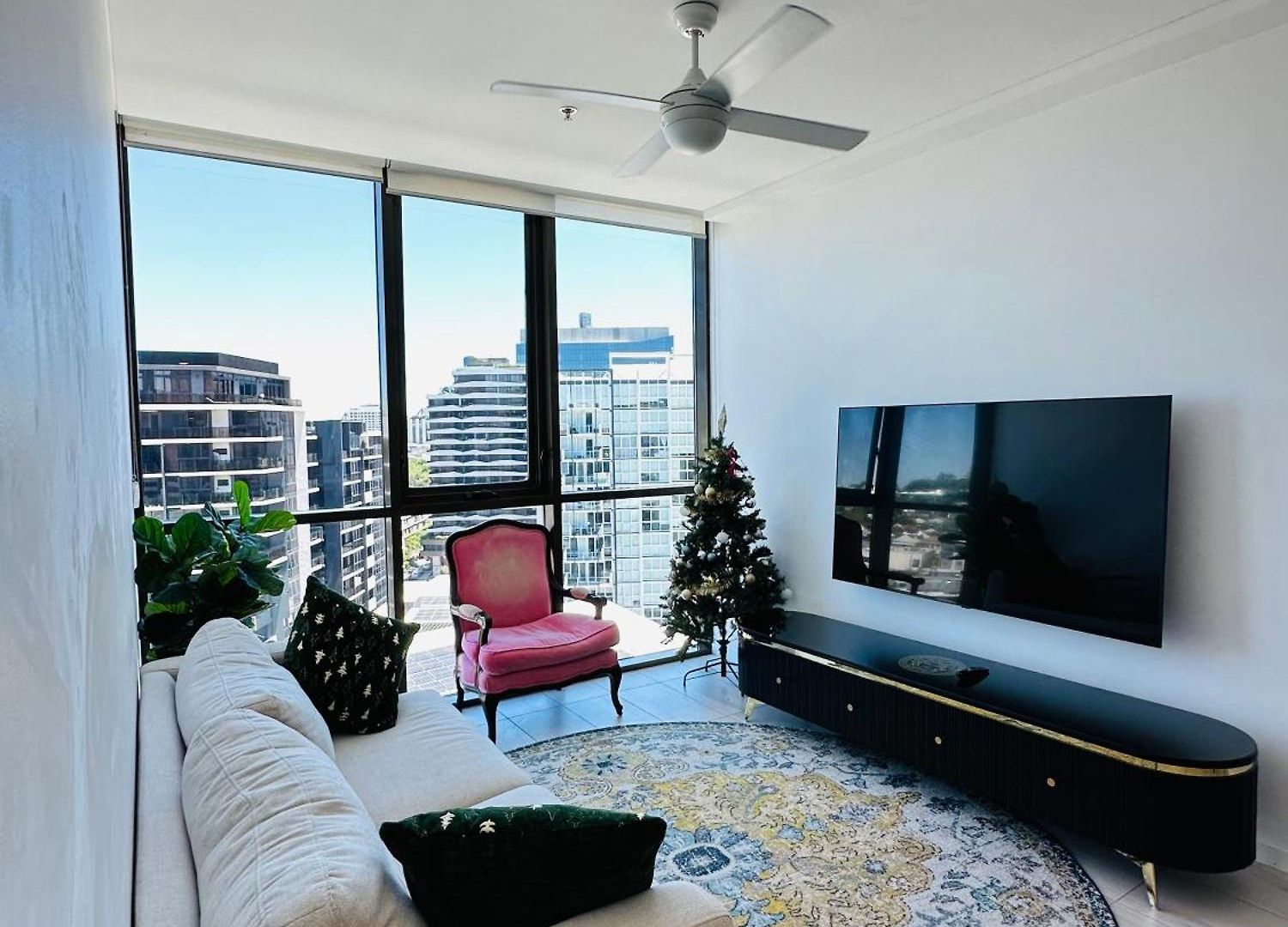 Stylish Newstead With Pool, Gym & Parking Apartment Brisbane