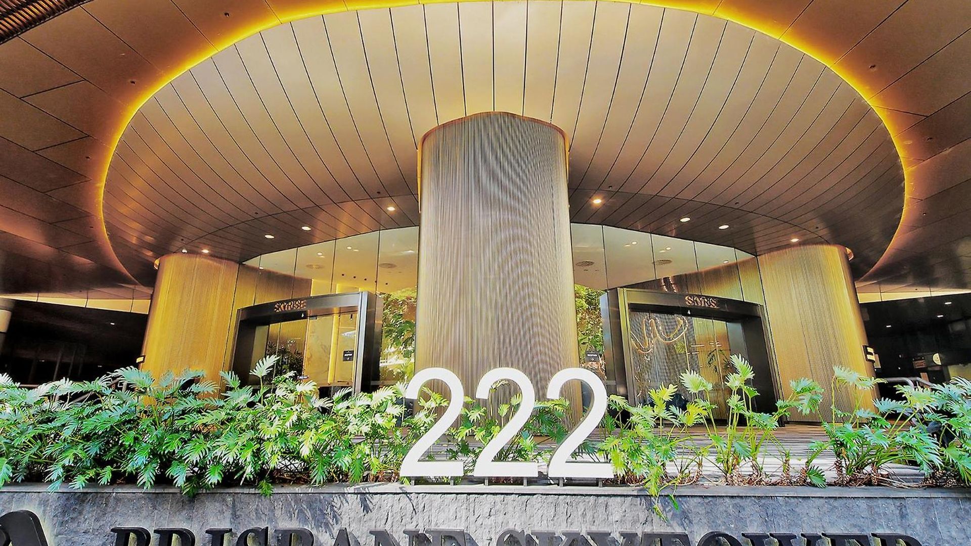 A Gallery In The Sky! Balcony, Pool And Parking At Skytower Level 33 Views In Brisbane! Apartment Brisbane