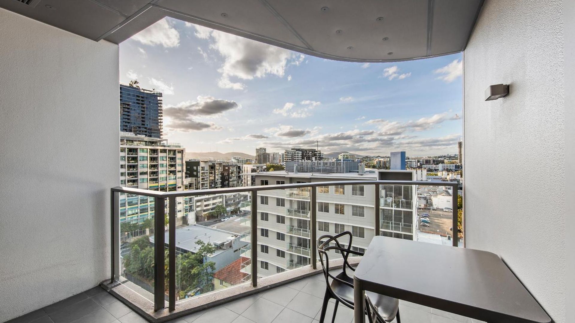Cityside One Bedroom Getaway In South *
