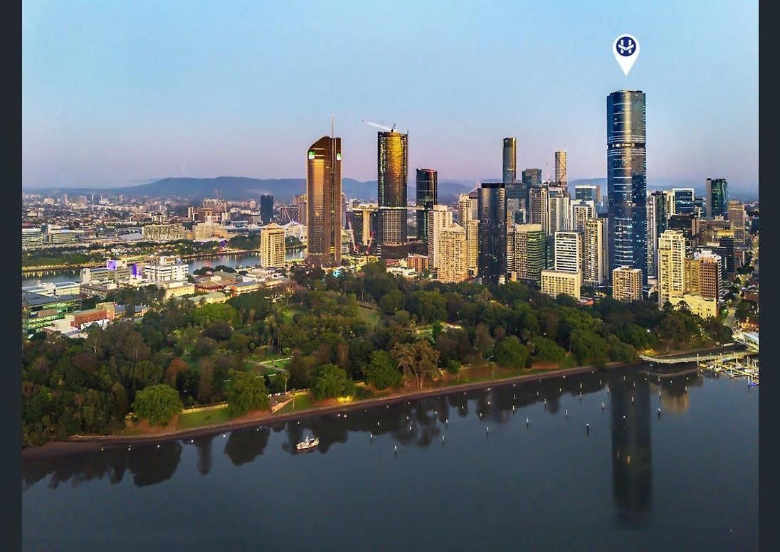 A Gallery In The Sky! Balcony, Pool And Parking At Skytower Level 33 Views In Brisbane! Apartment