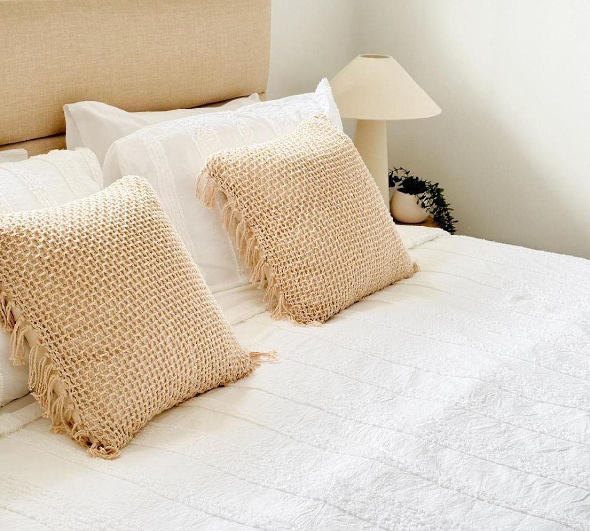 Cbd - 2br - Sleeps 6 - Snacks Wifi - Parking Apartment