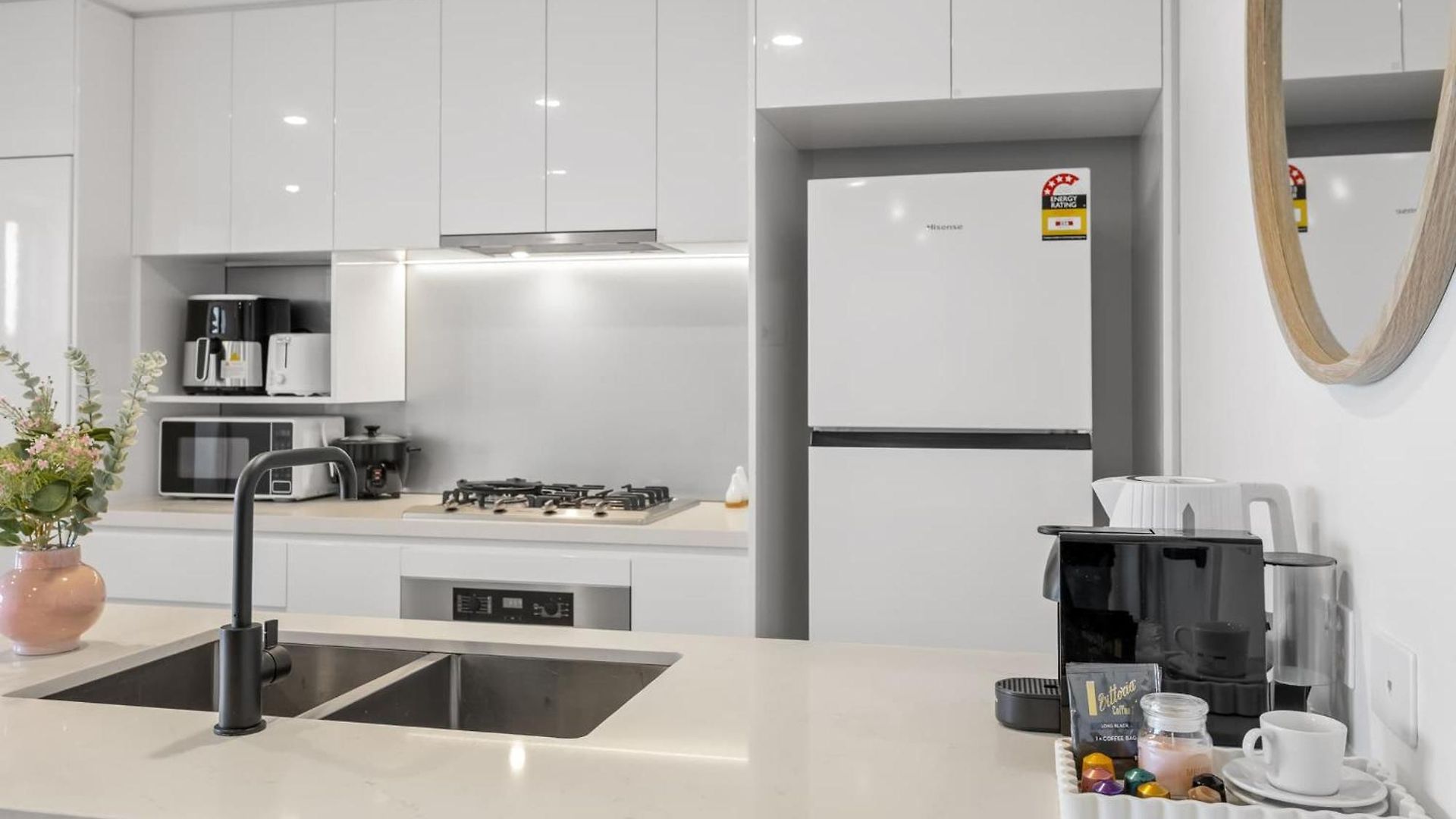 Modern 2br - Views & Pool & Free Parking Apartment Brisbane