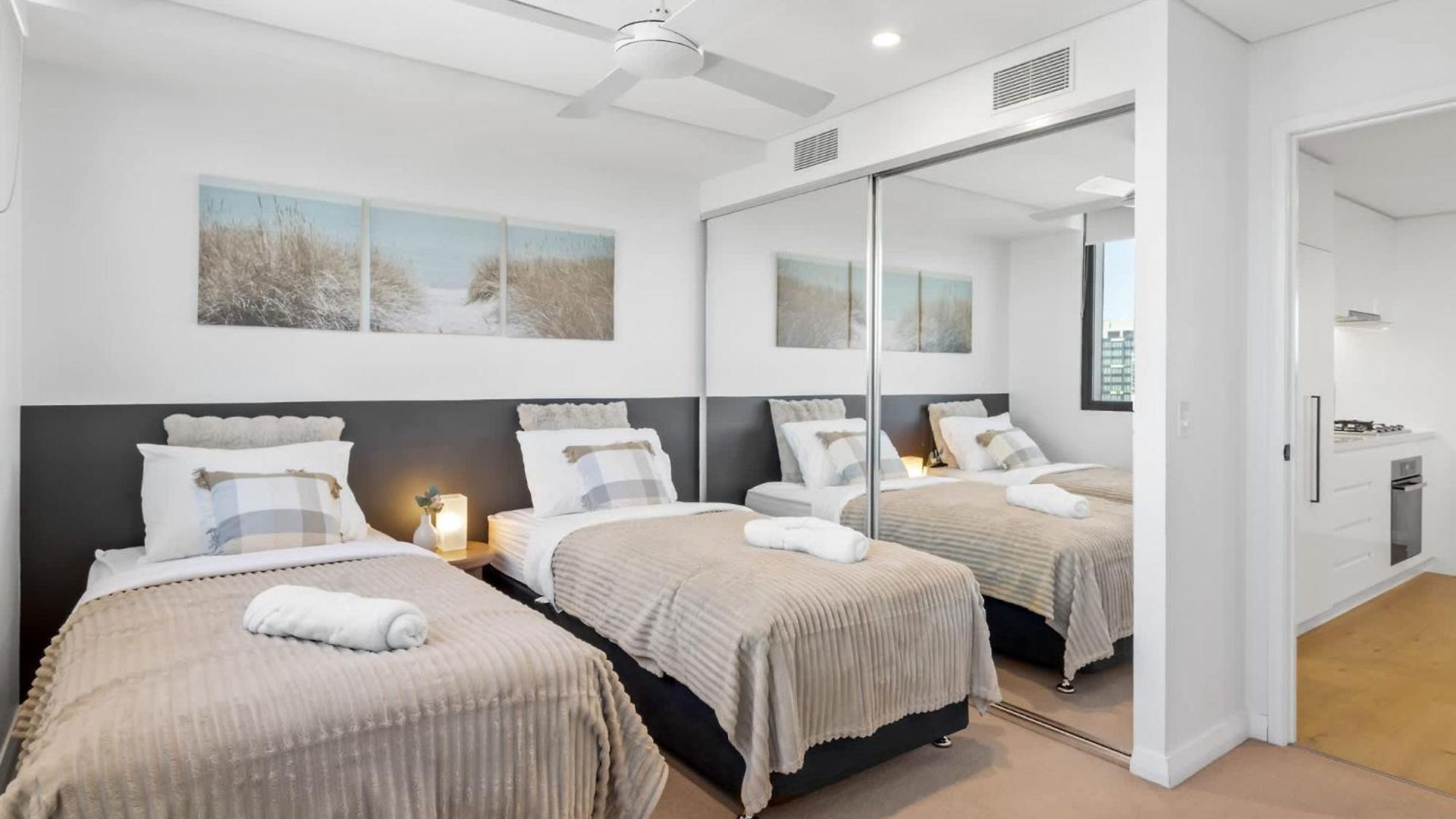 Modern 2br - Views & Pool & Free Parking Apartment *