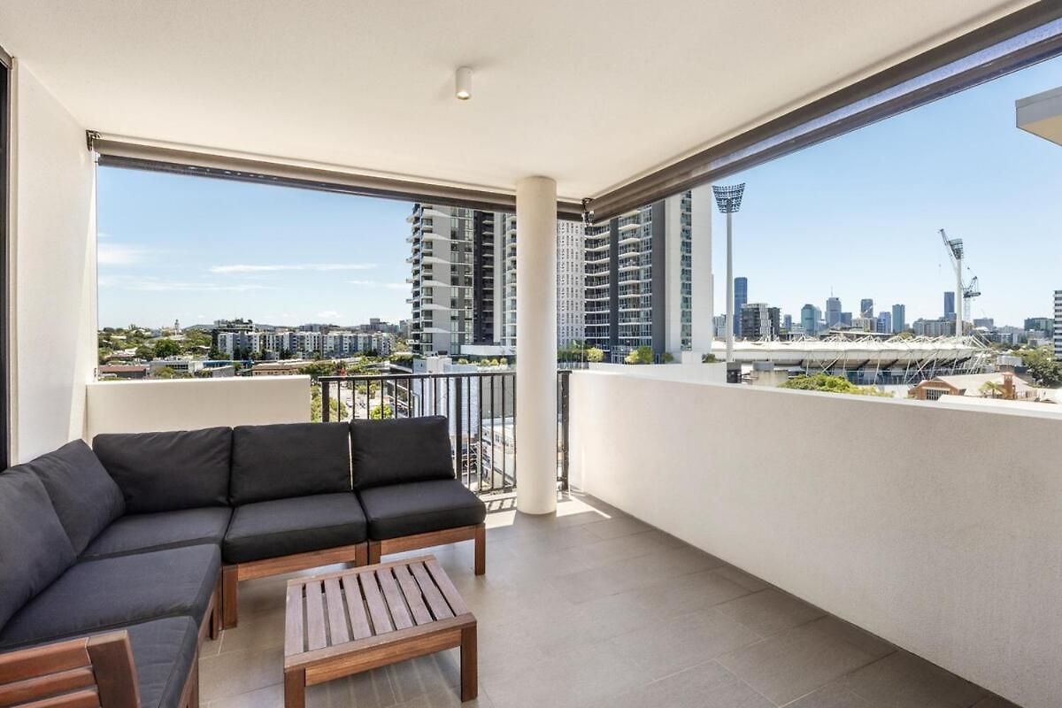 Lux1br Near Stadium, Parking & Balcony Apartment *